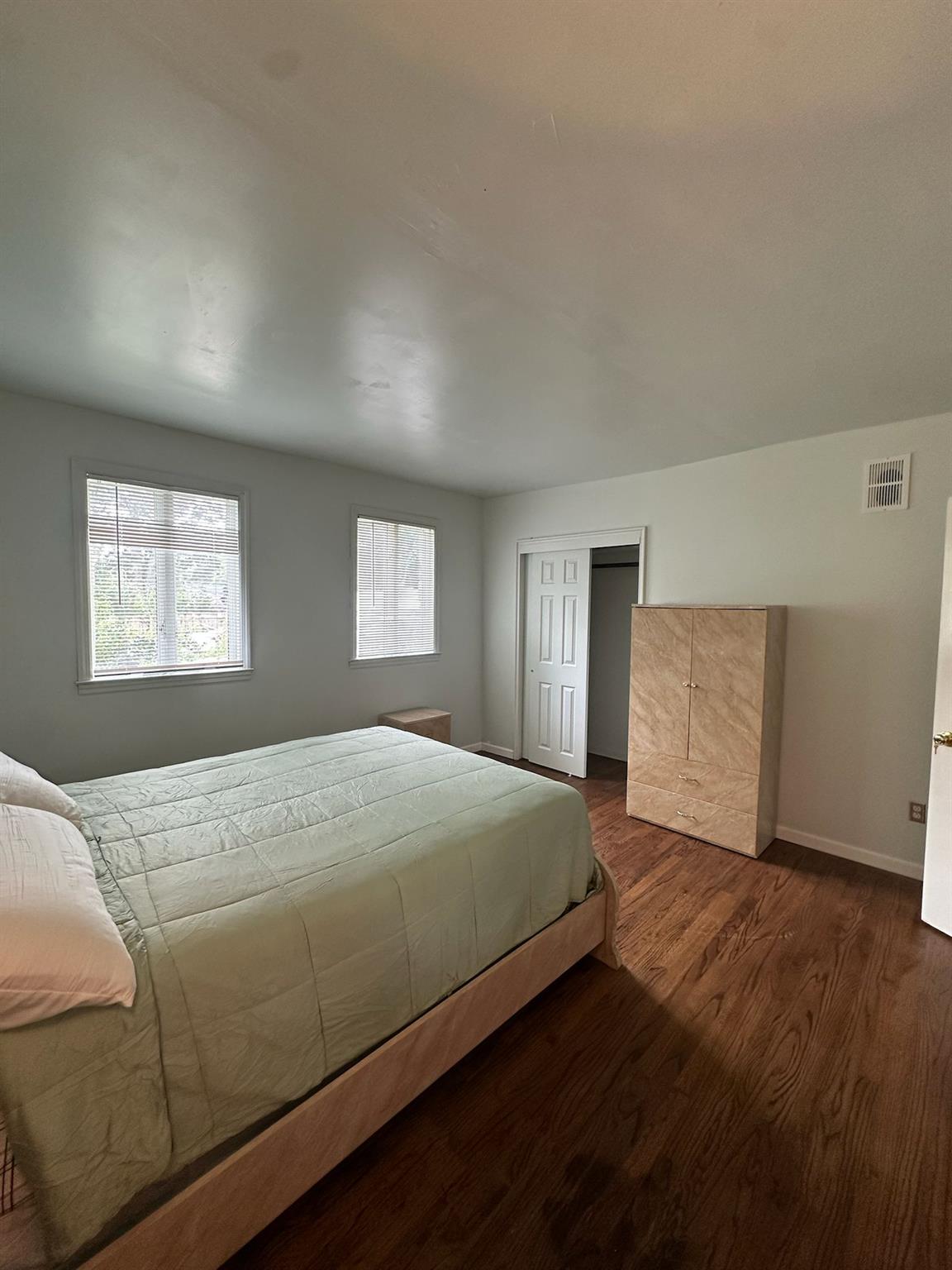 80 Newton Boulevard, Lake Ronkonkoma, NY 11779