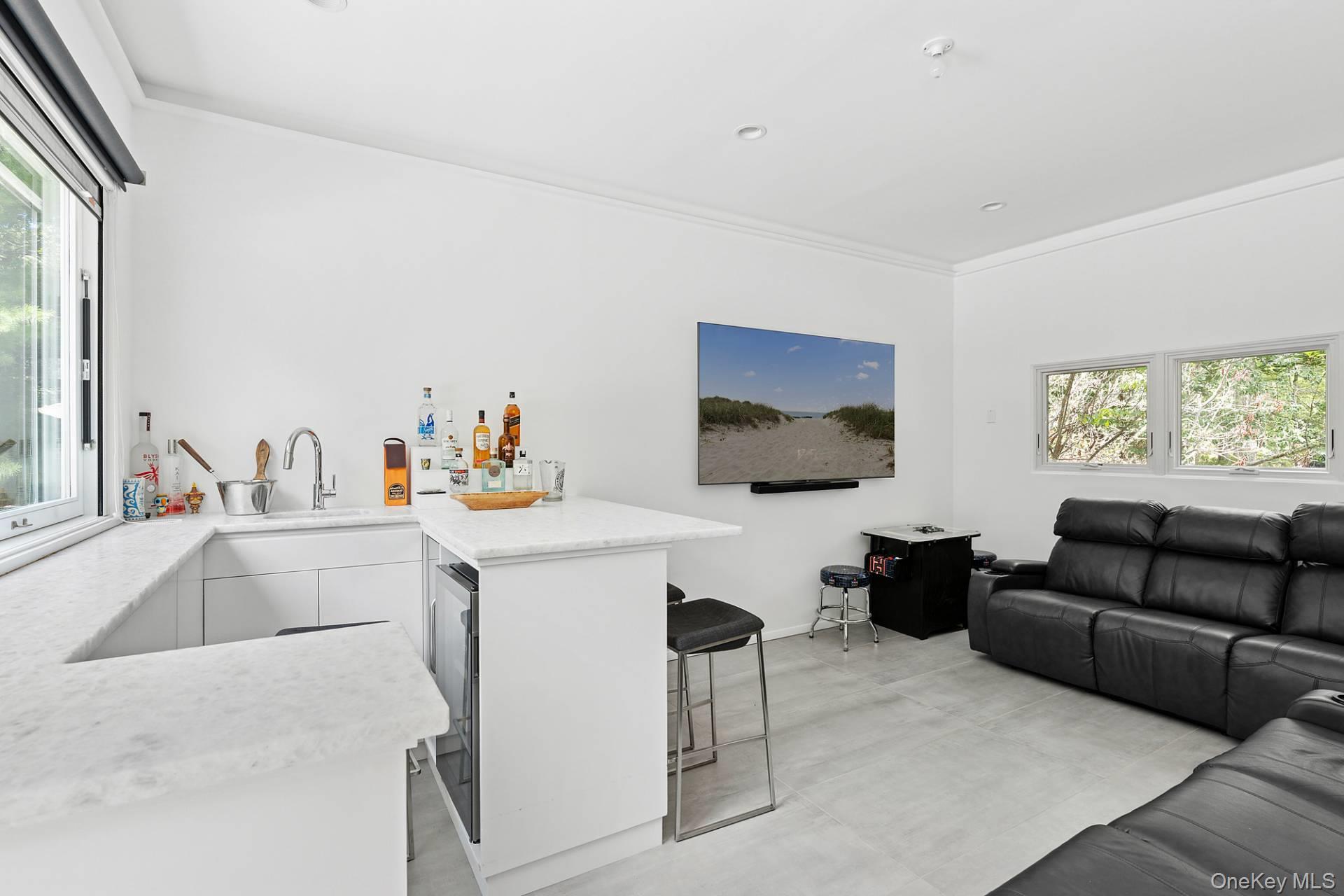 35 Ely Brook Road, East Hampton, NY 11937