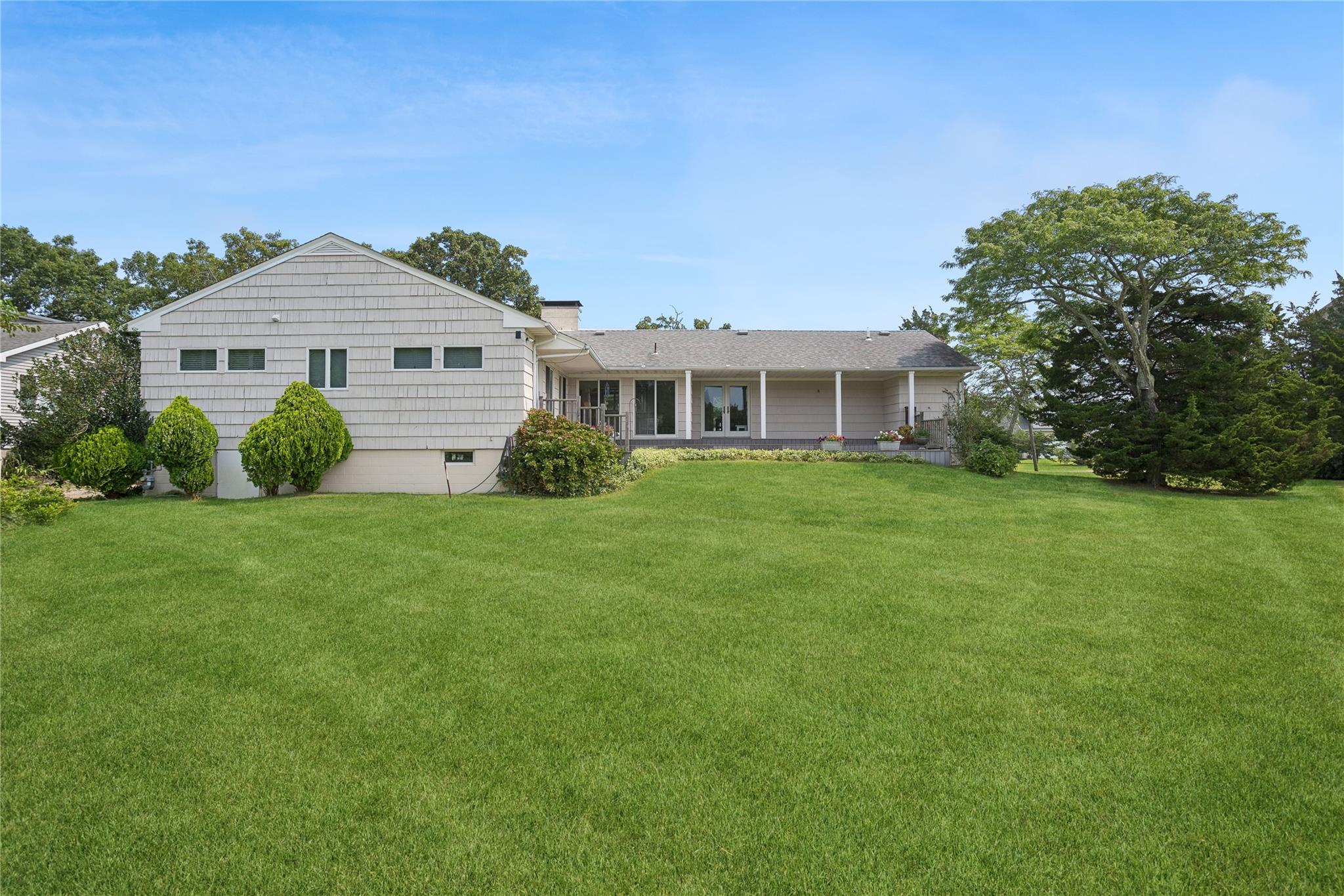 33 Beach Road, Laurel, NY 11948