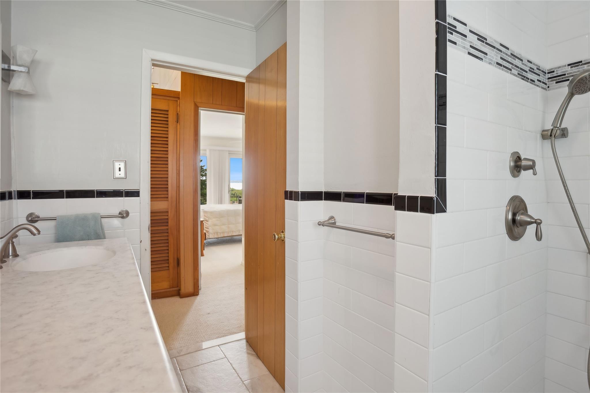 33 Beach Road, Laurel, NY 11948