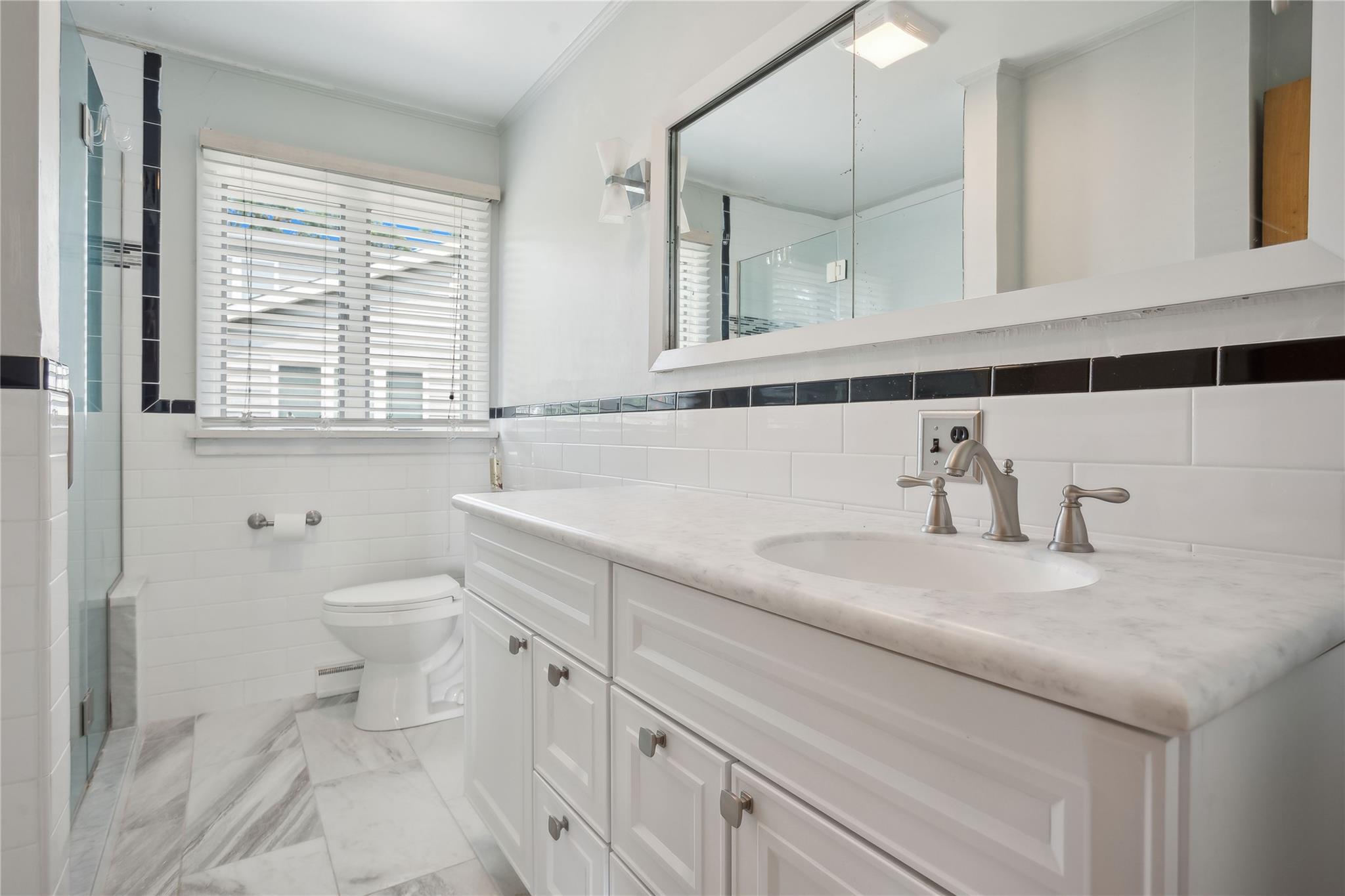 33 Beach Road, Laurel, NY 11948