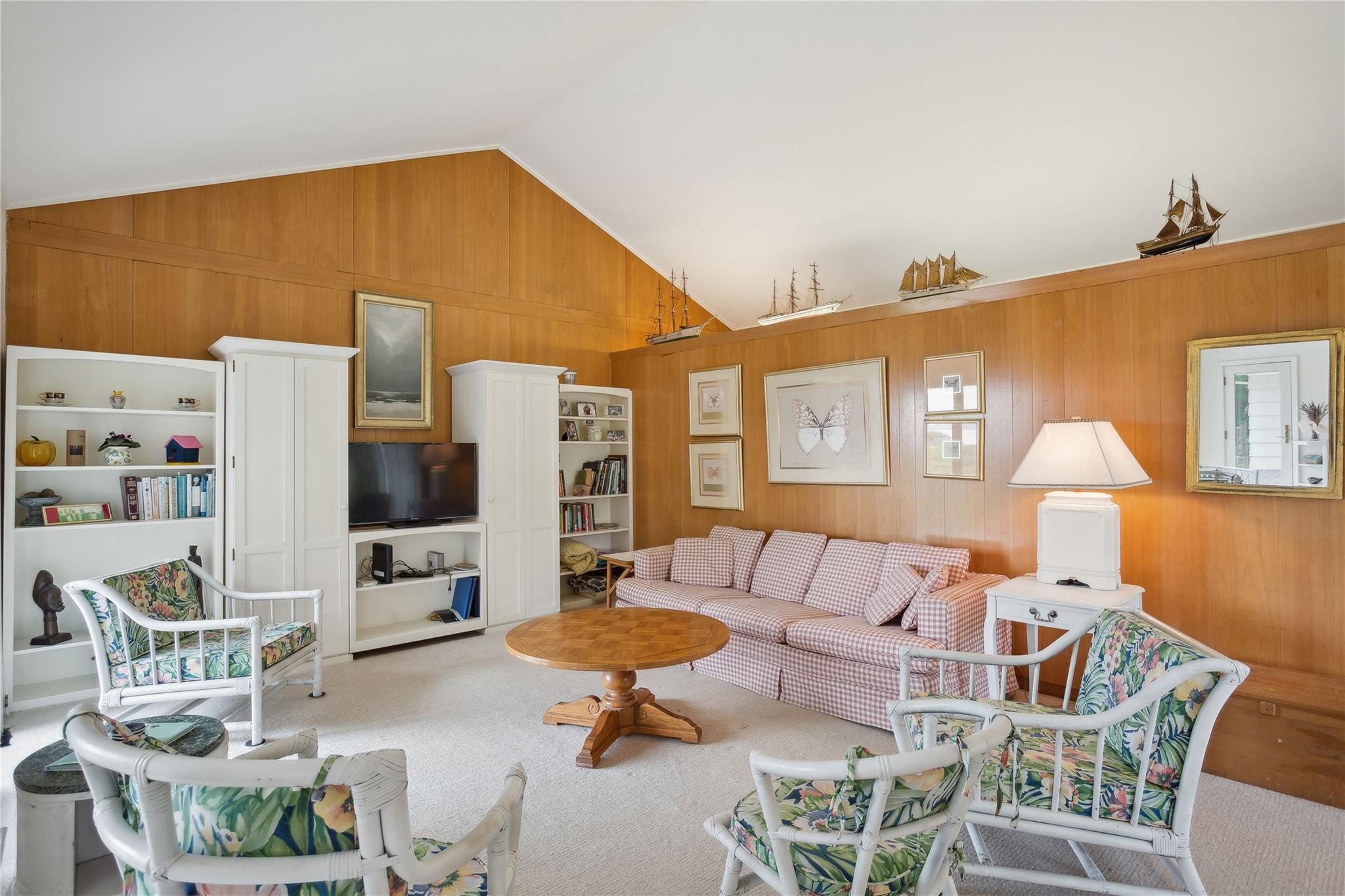 33 Beach Road, Laurel, NY 11948