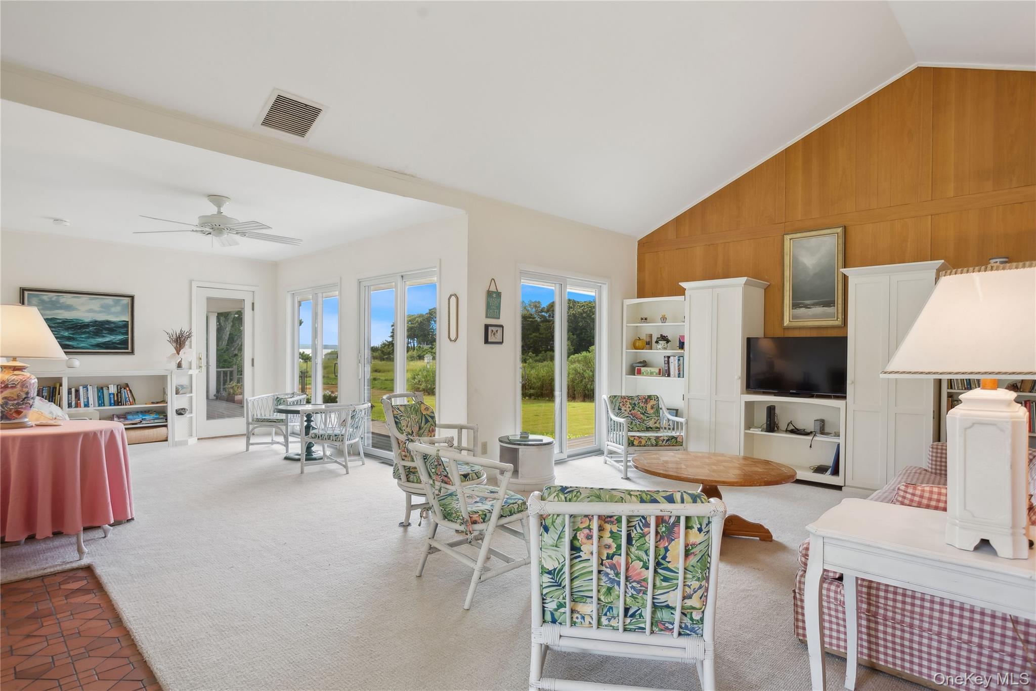 33 Beach Road, Laurel, NY 11948