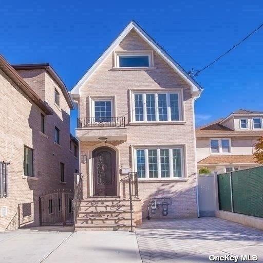 717 College Place, College Point, NY 11356