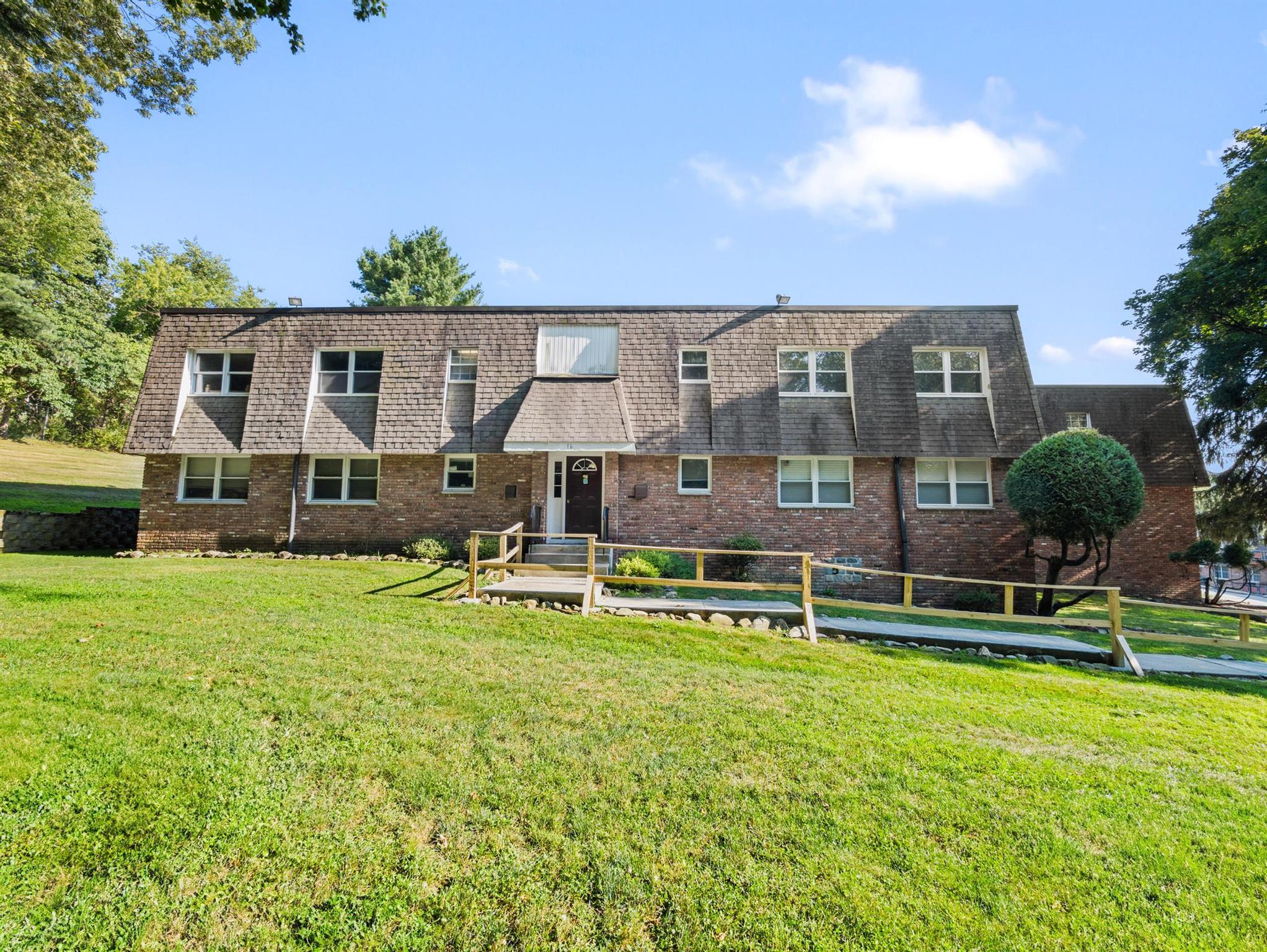 16 Crescent Drive # 63, Thiells, NY 10984
