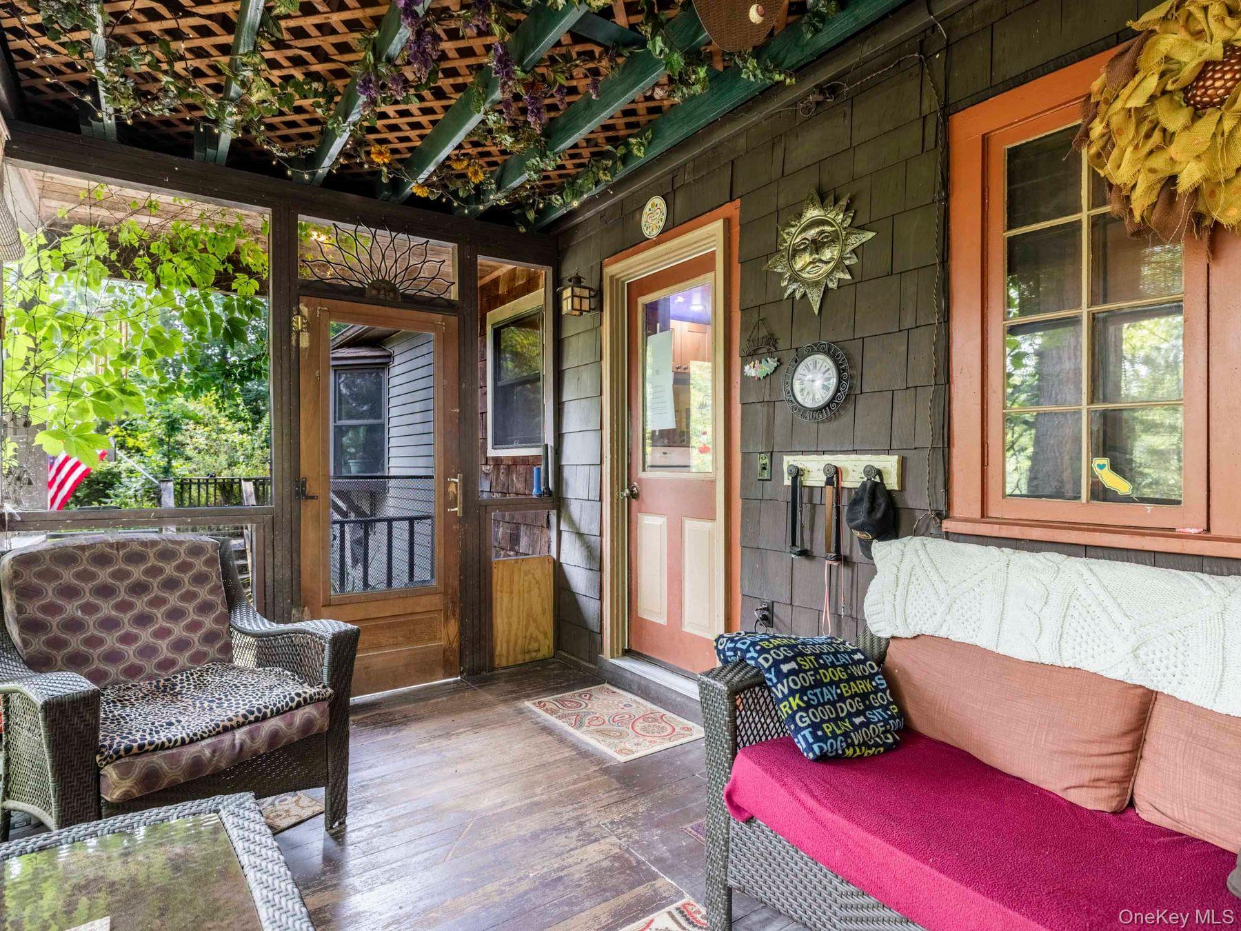 174 North Drive, Saugerties, NY 12477