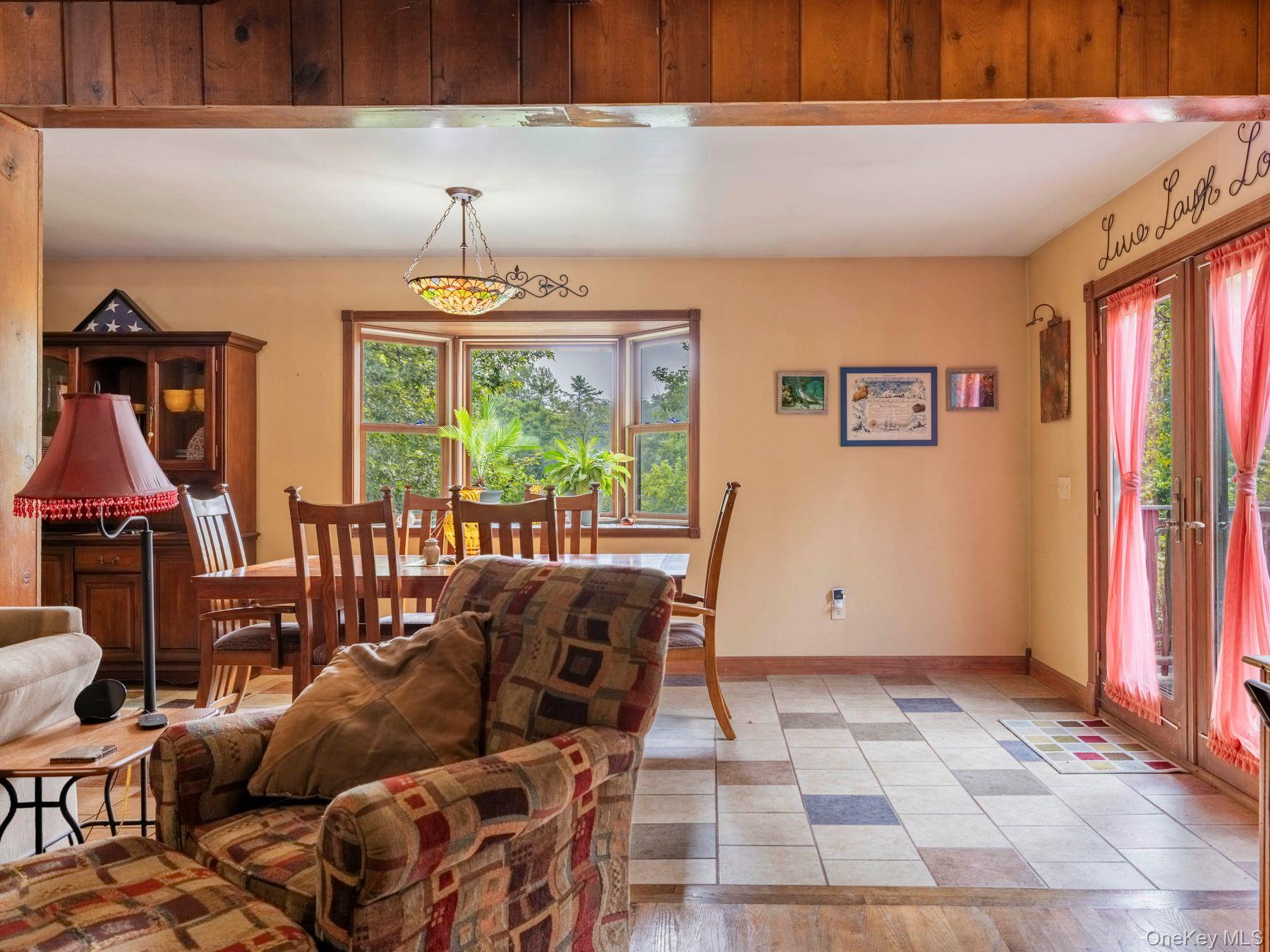 174 North Drive, Saugerties, NY 12477