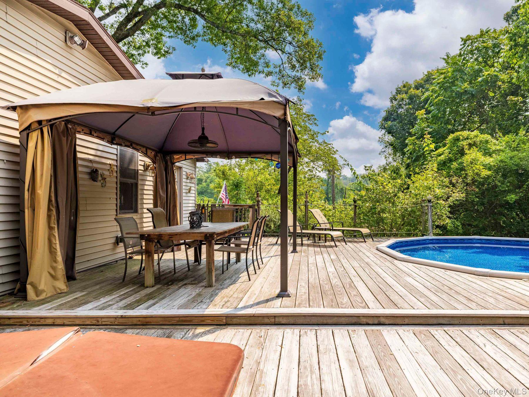 174 North Drive, Saugerties, NY 12477