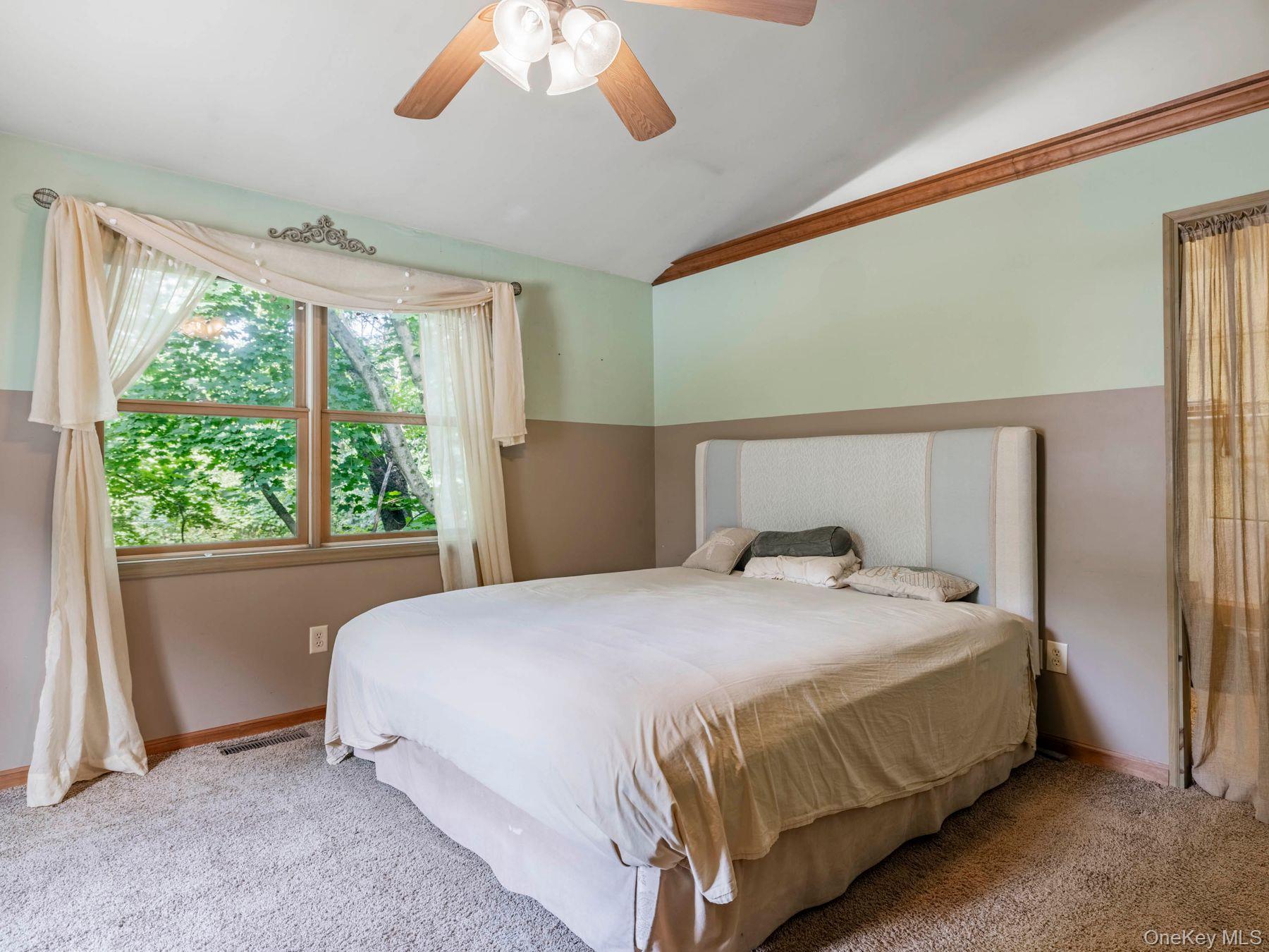 174 North Drive, Saugerties, NY 12477