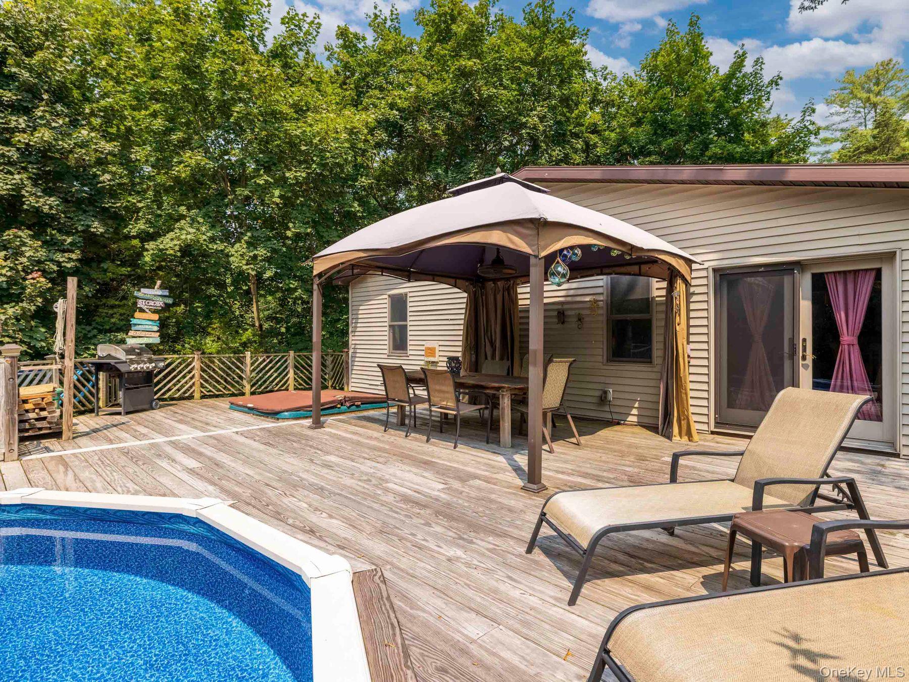 174 North Drive, Saugerties, NY 12477