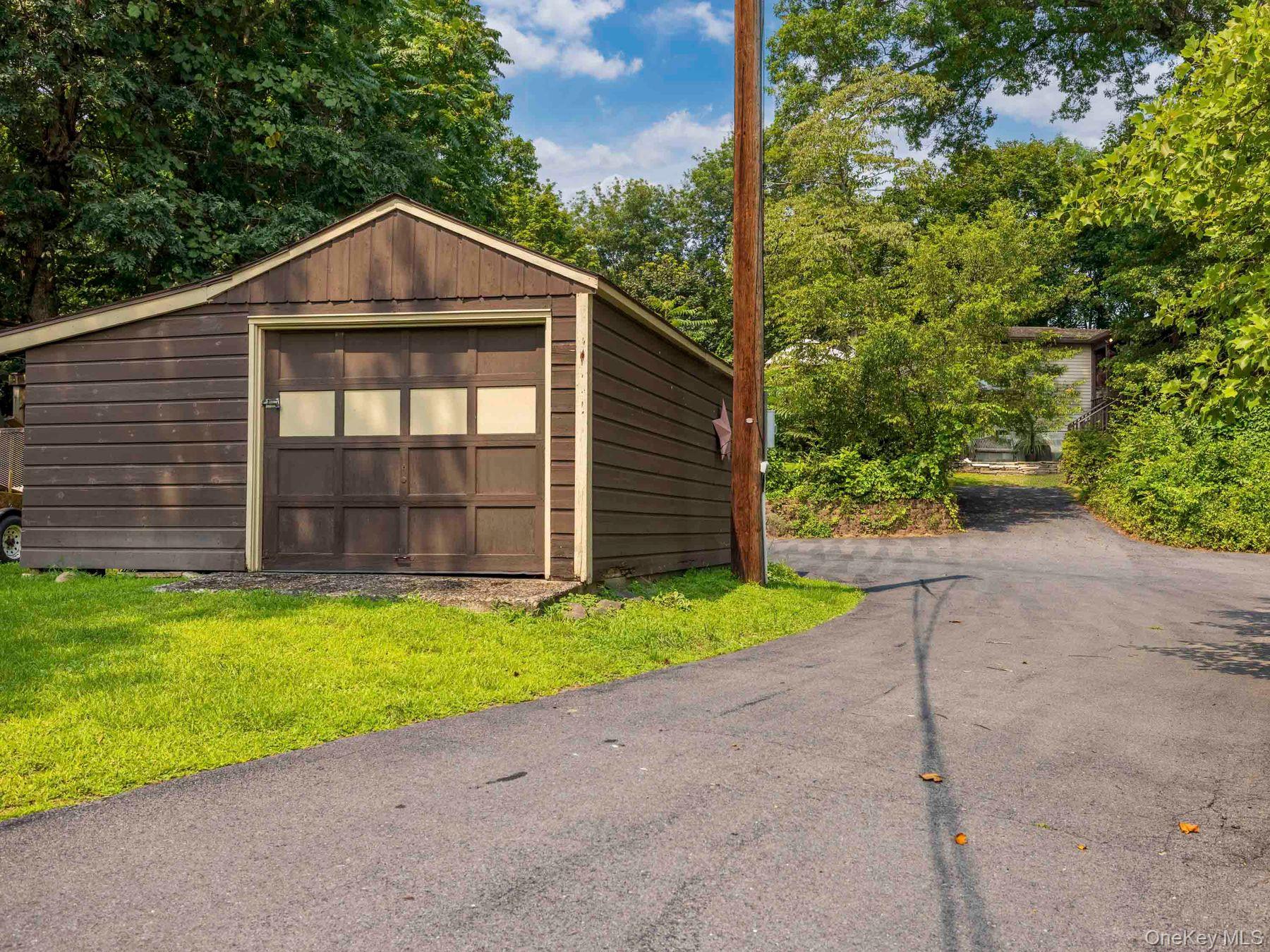 174 North Drive, Saugerties, NY 12477