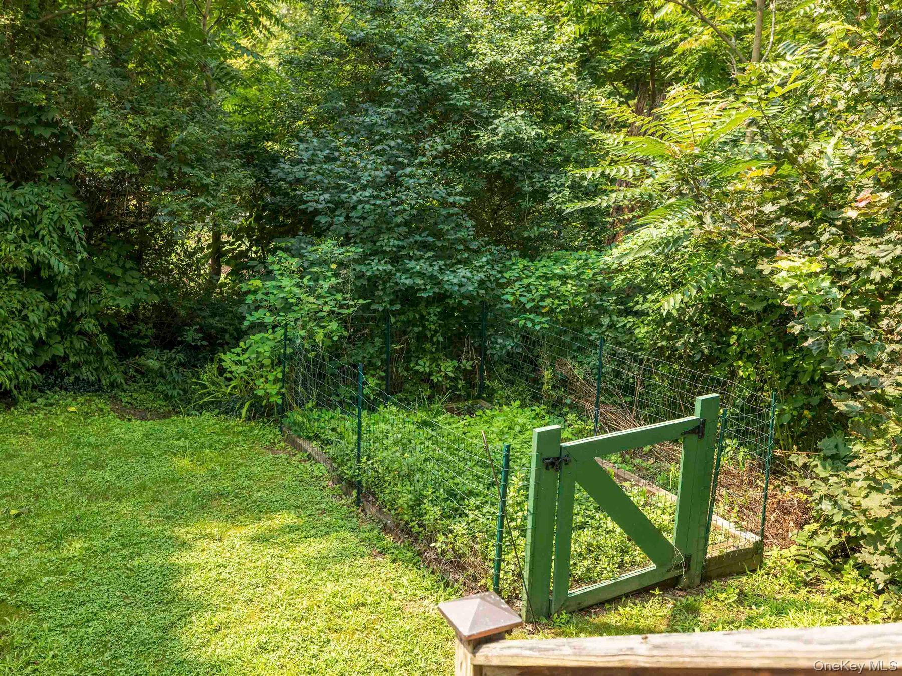 174 North Drive, Saugerties, NY 12477