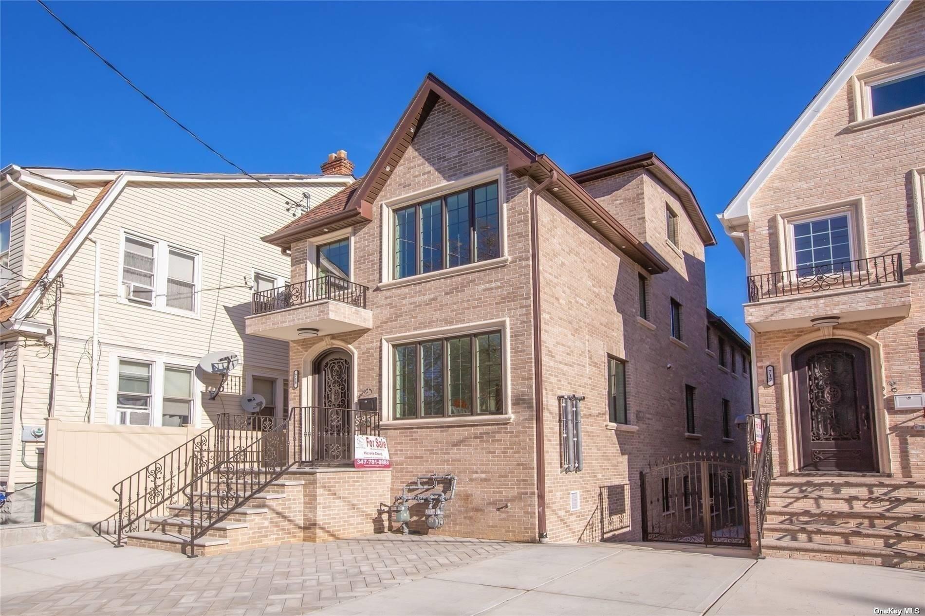 715 College Place, College Point, NY 11356