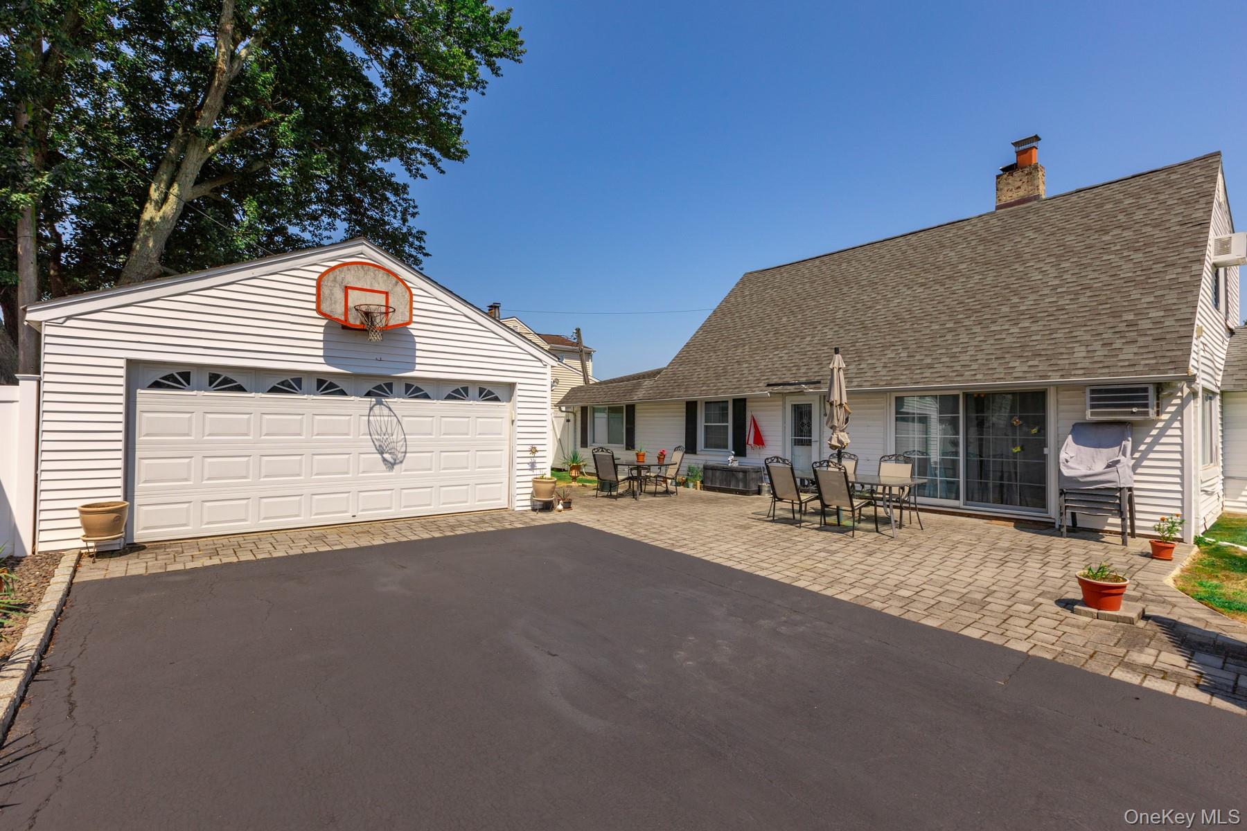 46 Tallow Lane, Levittown, NY 11756