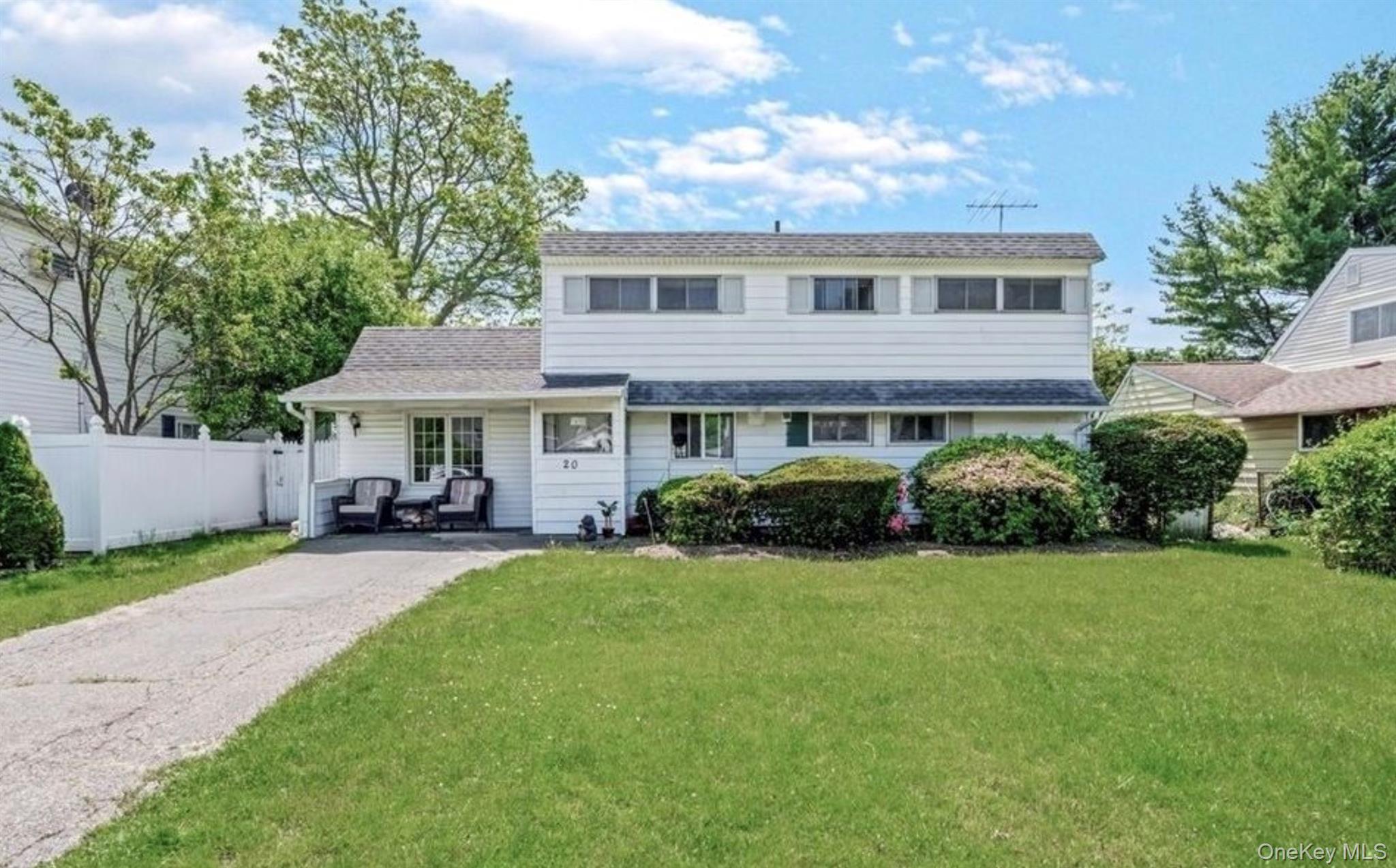 20 Basket Lane, Hicksville, NY 11801