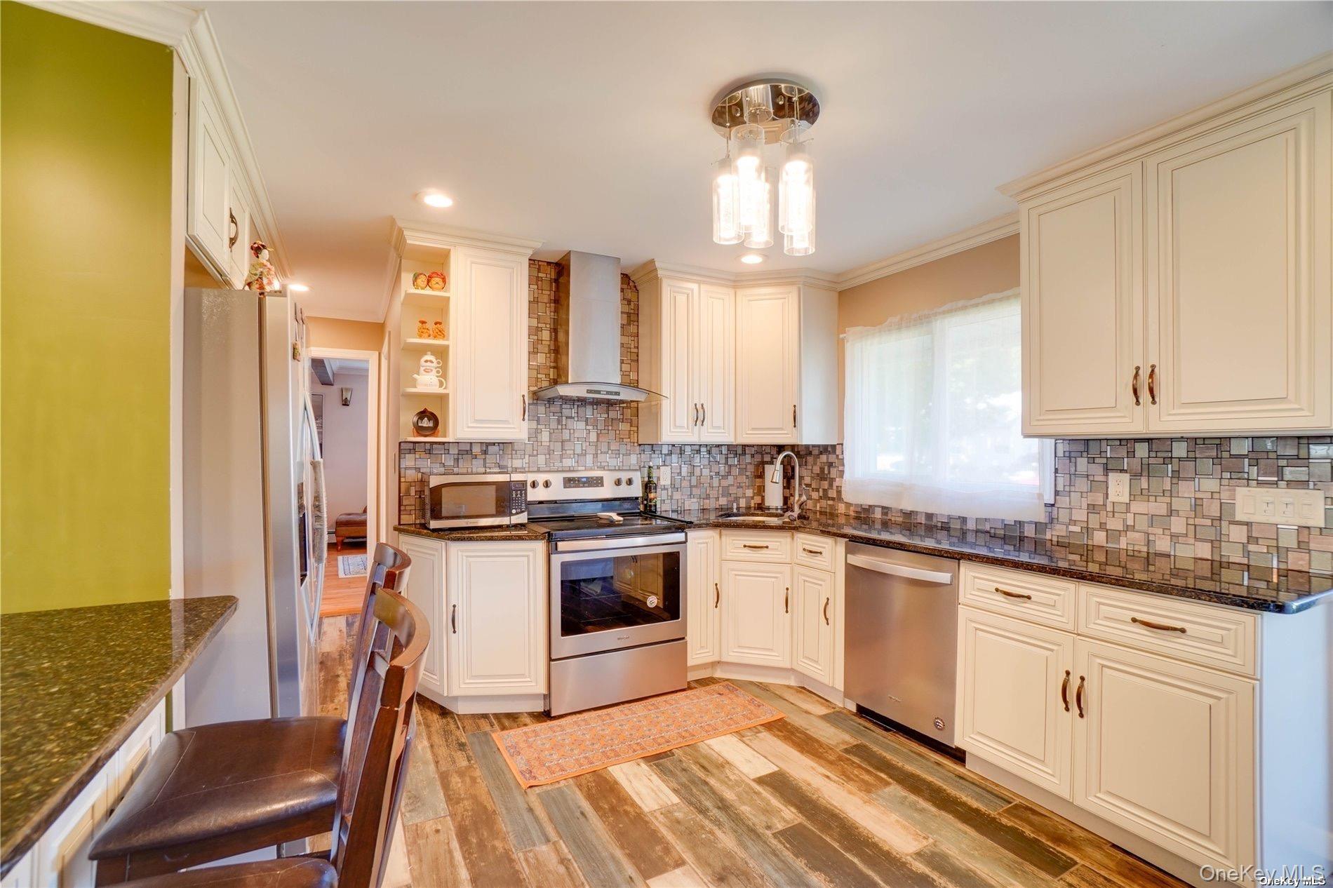 20 Basket Lane, Hicksville, NY 11801