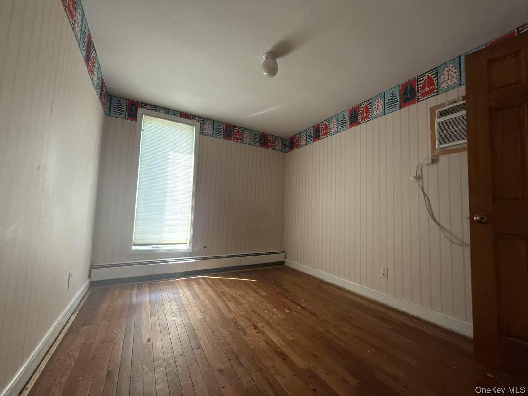 95 Oakdale Lane, East Hills, NY 11577