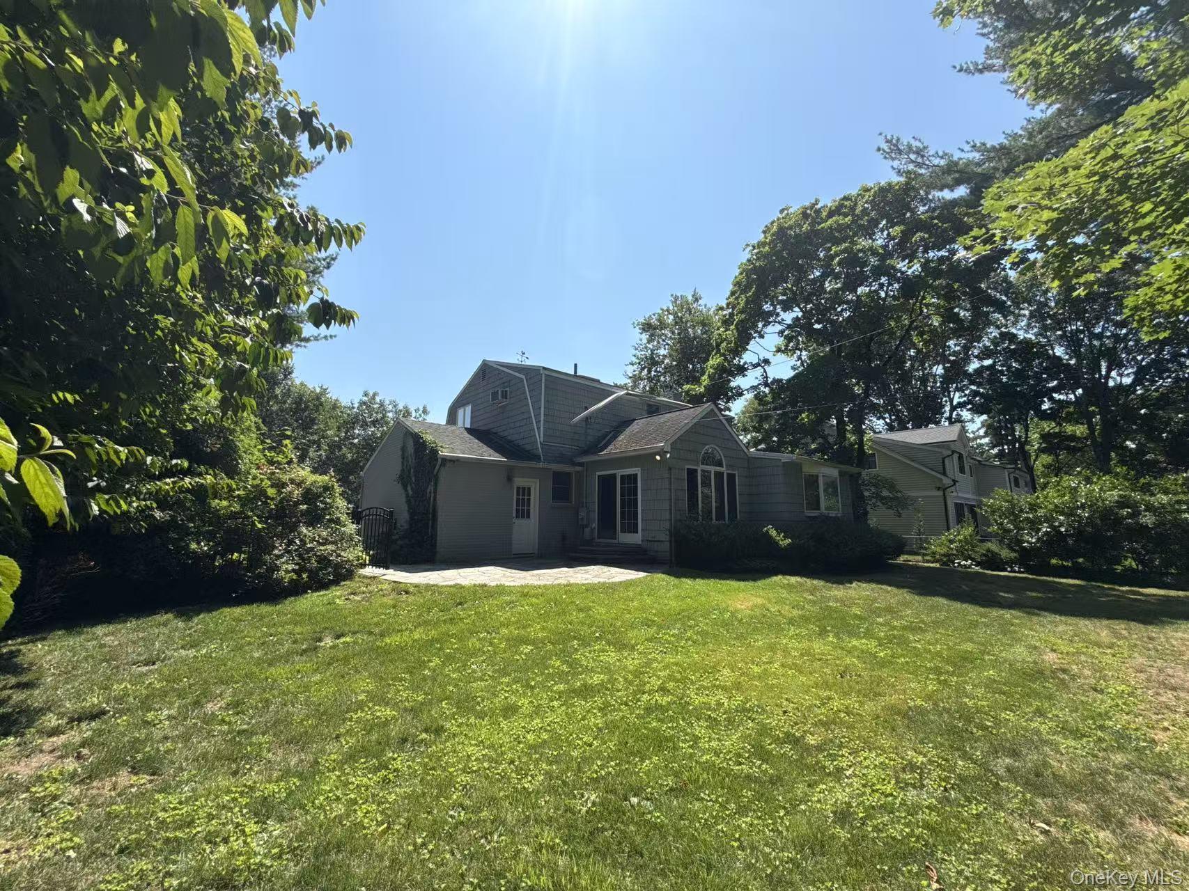 95 Oakdale Lane, East Hills, NY 11577