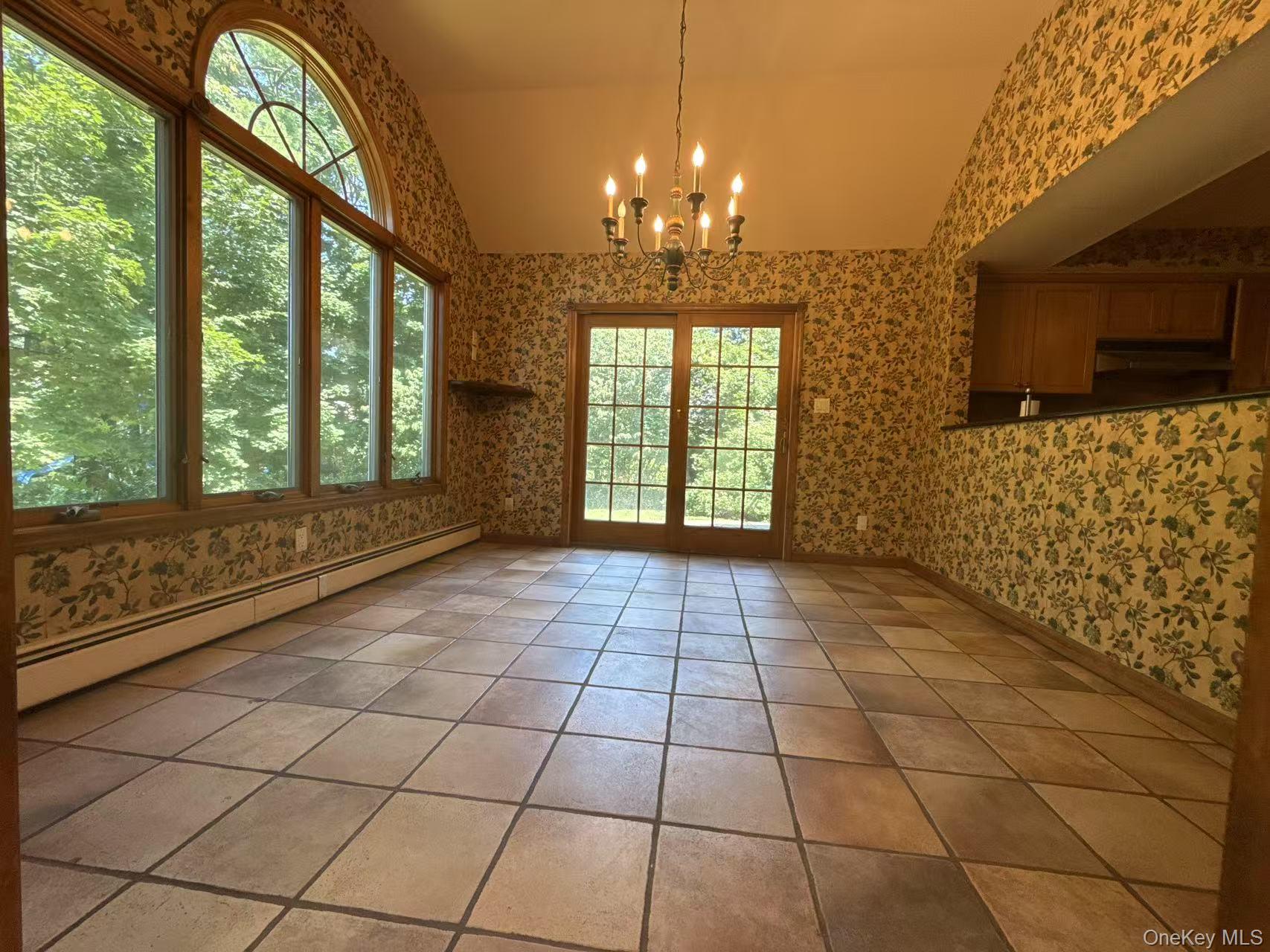 95 Oakdale Lane, East Hills, NY 11577