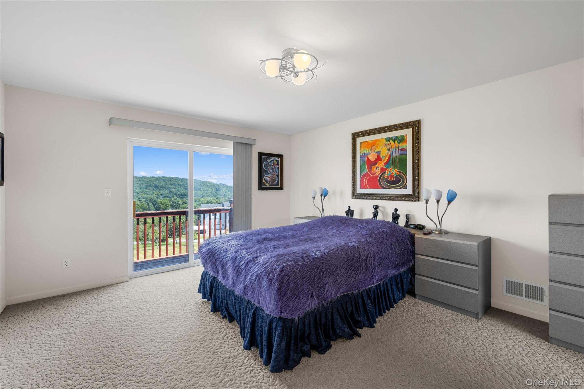 14 Burma Road, Marlboro, NY 12542