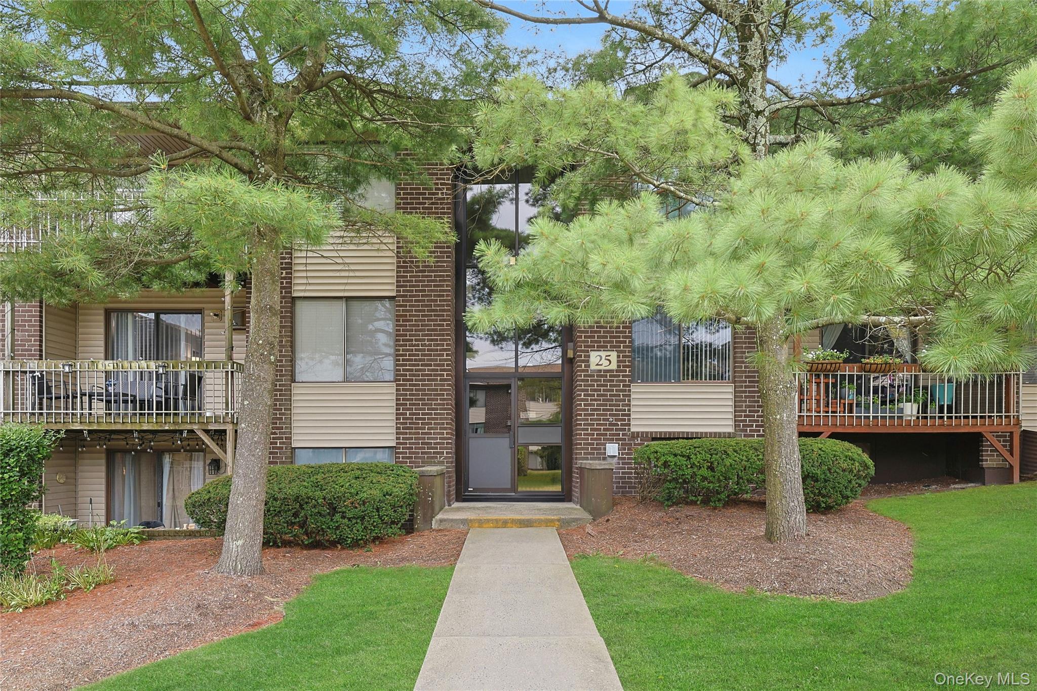 252 Country Club Lane, Pomona, NY 10970