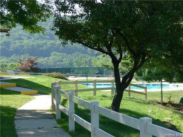 252 Country Club Lane, Pomona, NY 10970