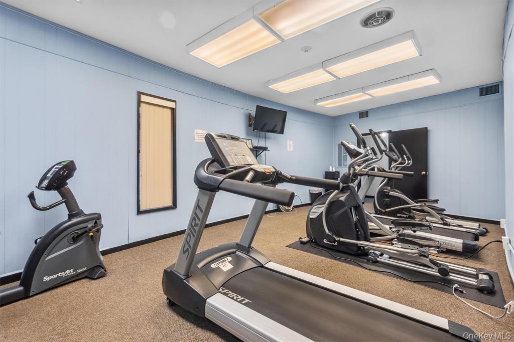 252 Country Club Lane, Pomona, NY 10970