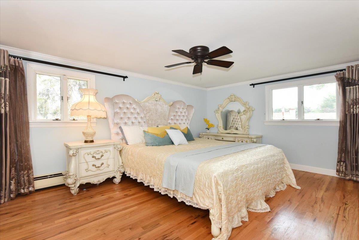 41 Belle Court, Hicksville, NY 11801