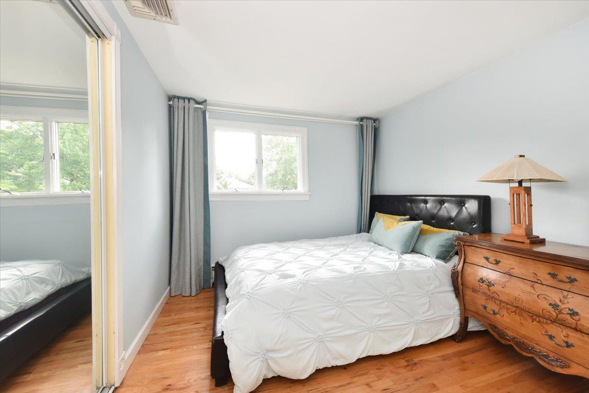 41 Belle Court, Hicksville, NY 11801