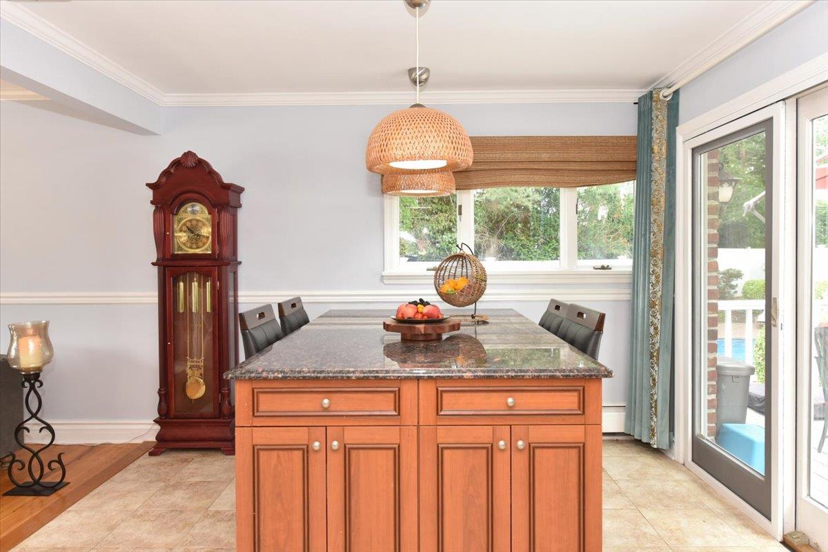 41 Belle Court, Hicksville, NY 11801