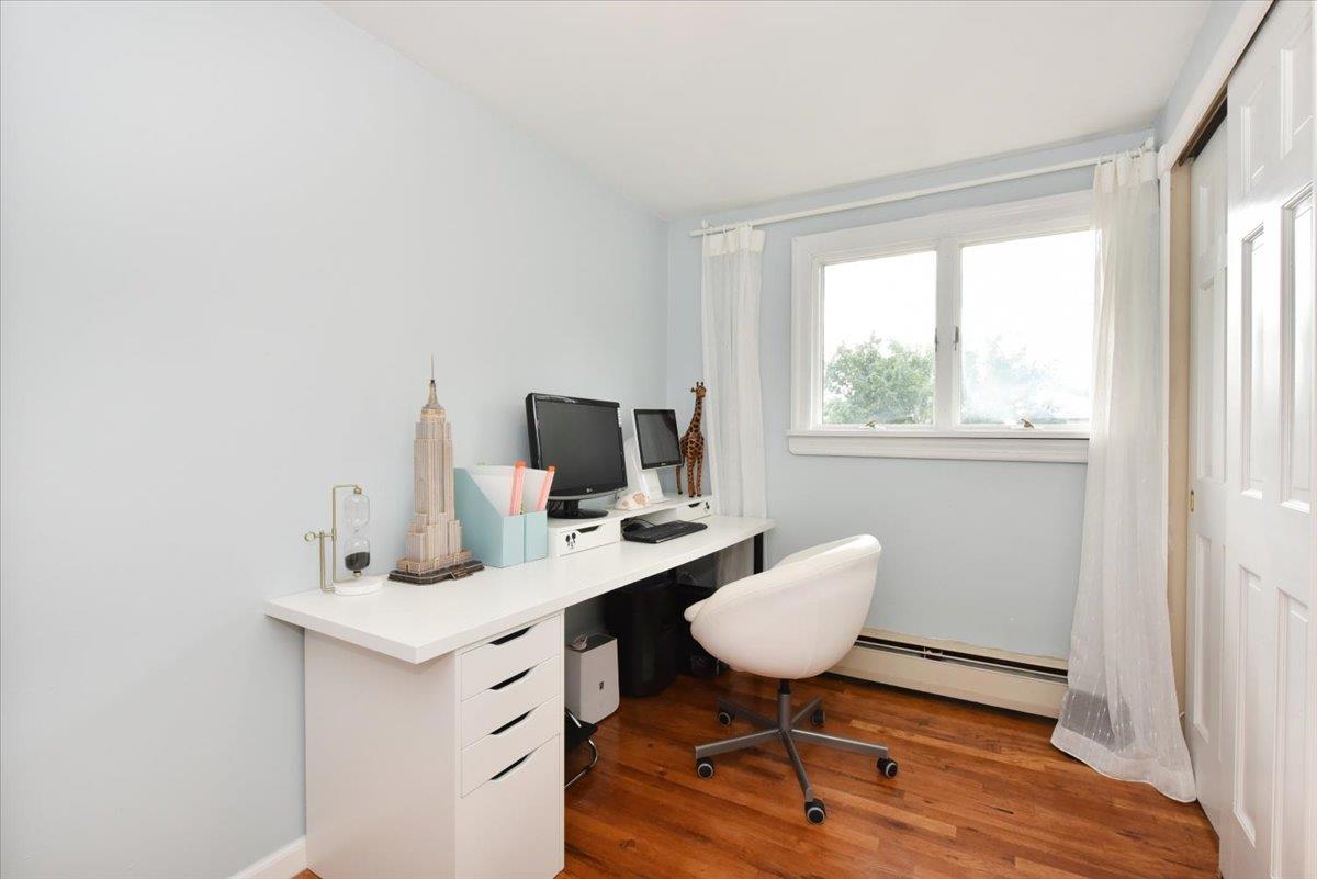 41 Belle Court, Hicksville, NY 11801