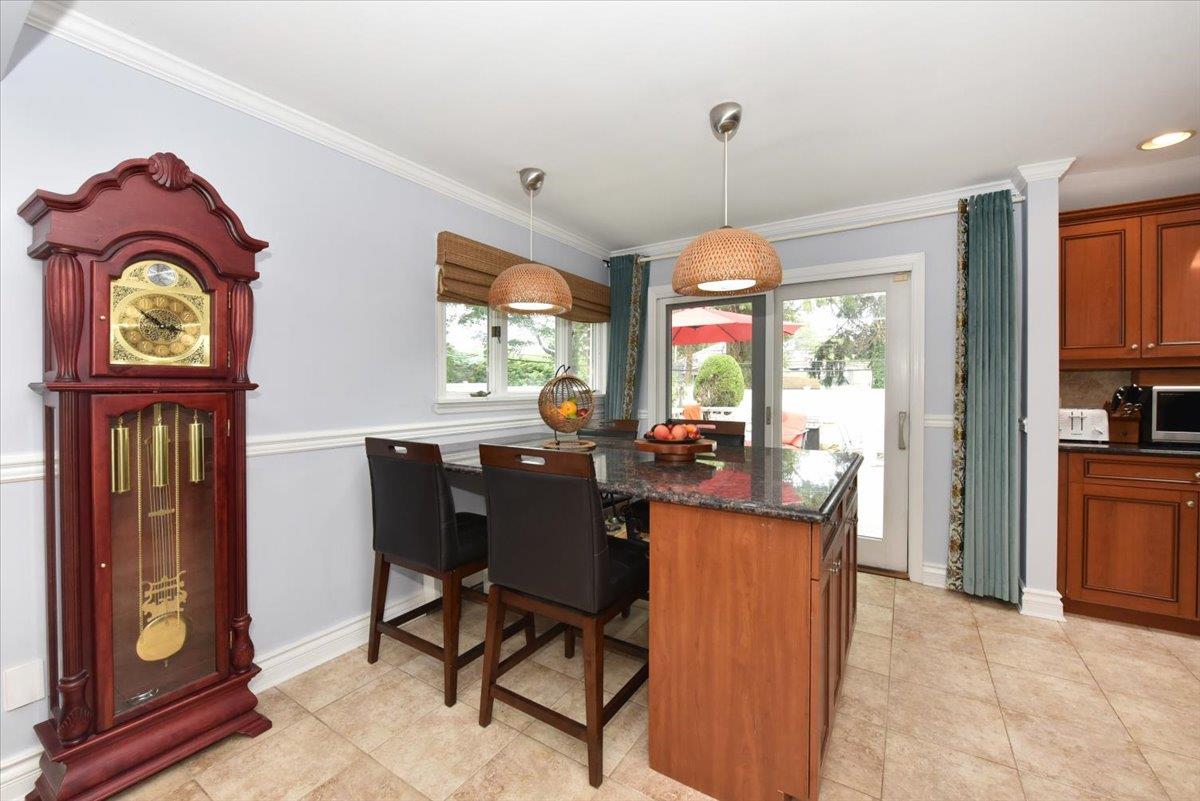 41 Belle Court, Hicksville, NY 11801