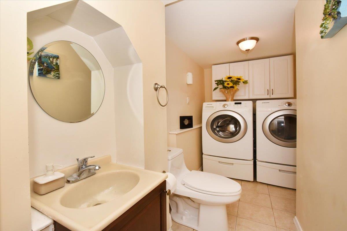 41 Belle Court, Hicksville, NY 11801