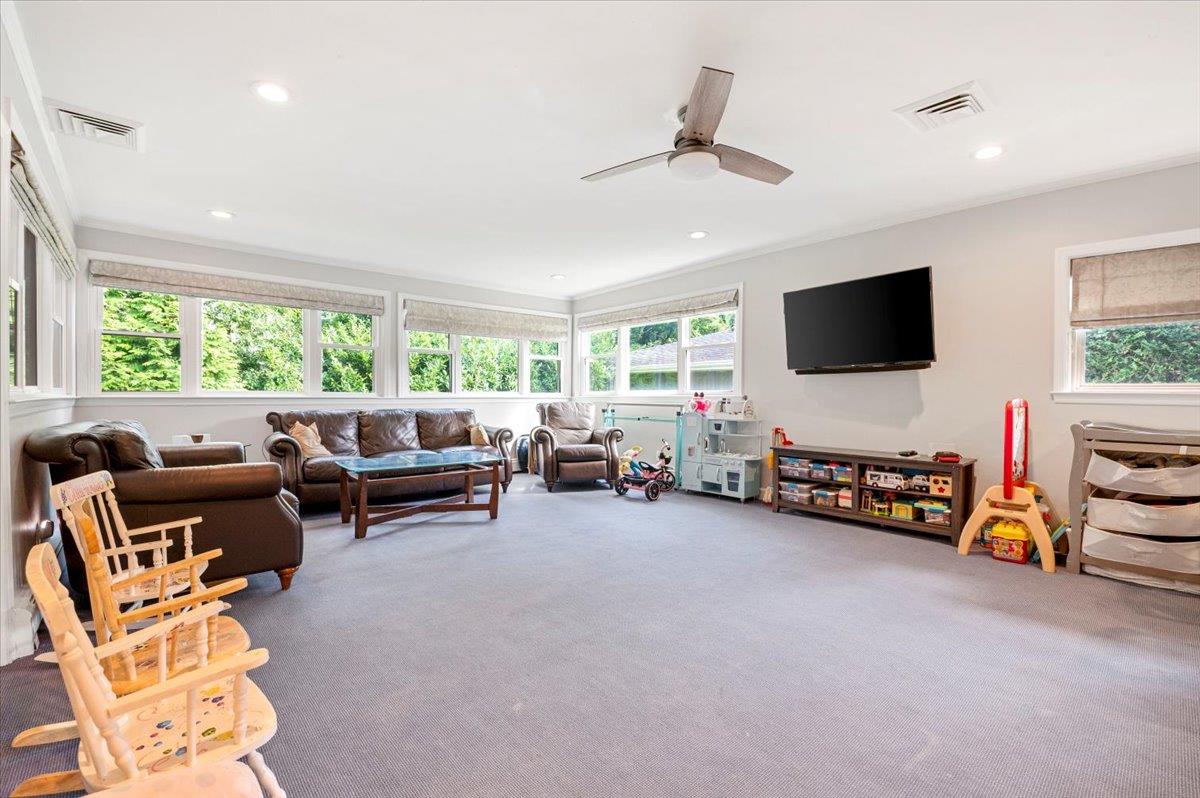 235 Ocean Avenue, Lawrence, NY 11559