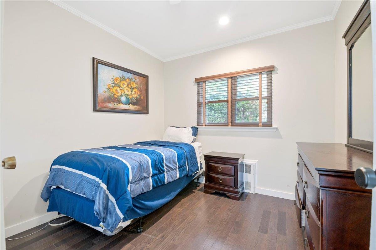 235 Ocean Avenue, Lawrence, NY 11559