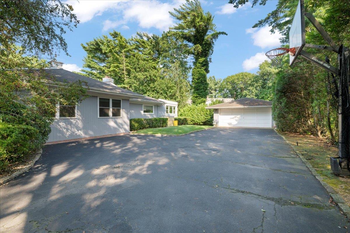 235 Ocean Avenue, Lawrence, NY 11559