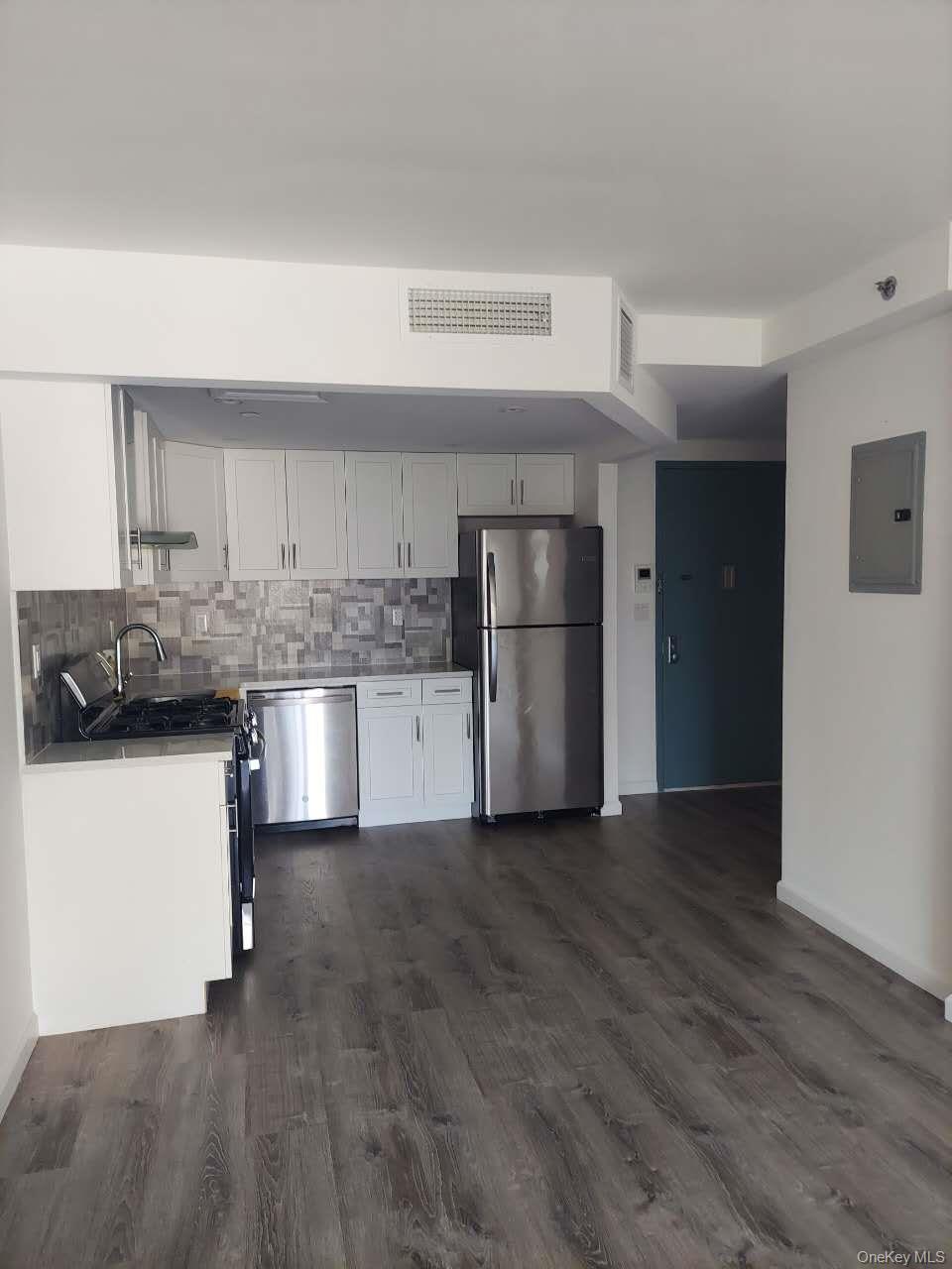 214-10 15 Avenue # 2F, Bayside, NY 11360