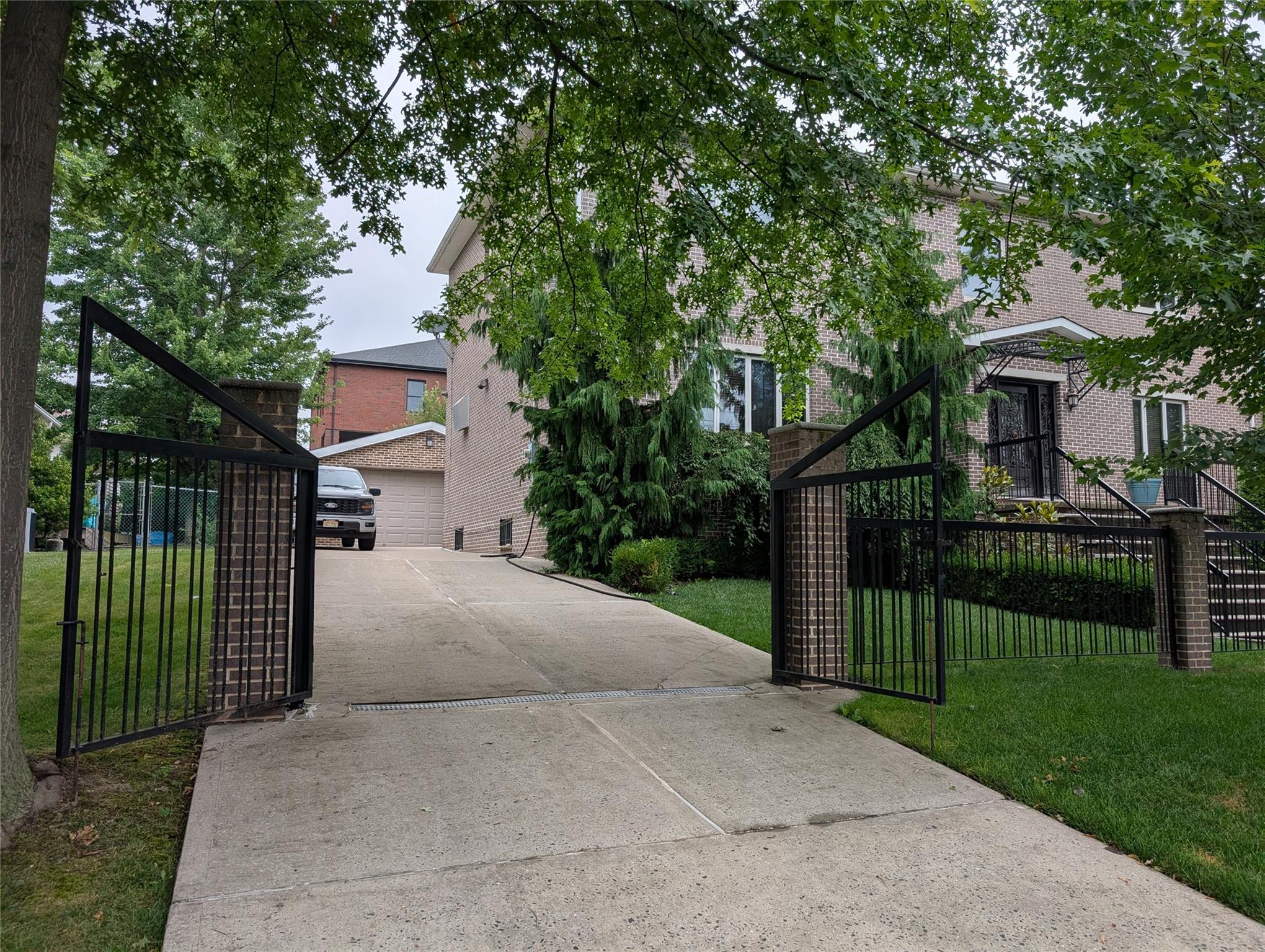 15 Lenzie Street, Staten Island, NY 10312