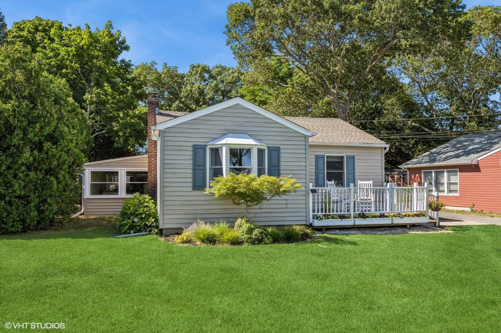 Mattituck, NY 11952
