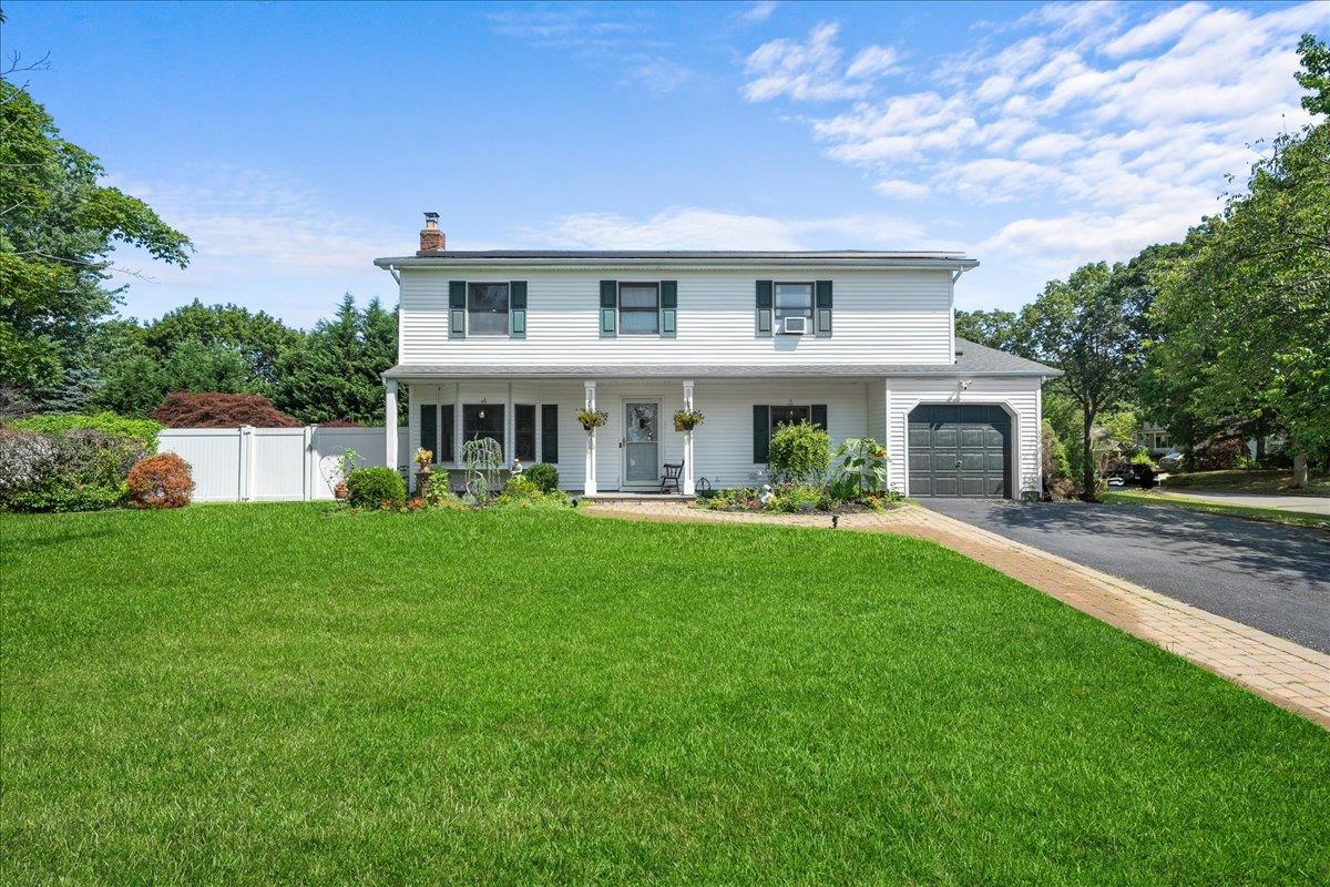 5 Montclair Street, Port Jefferson Station, NY 11776