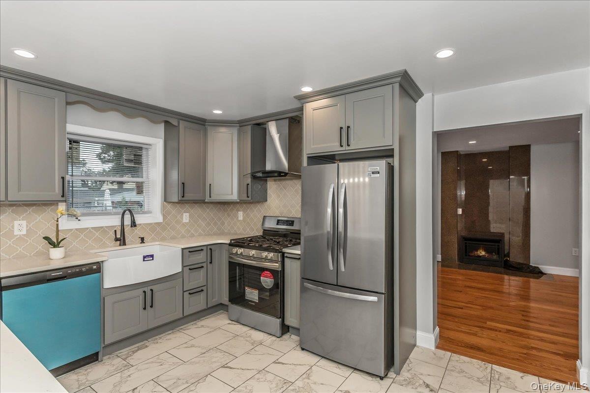 664 Clinton Avenue, Uniondale, NY 11553