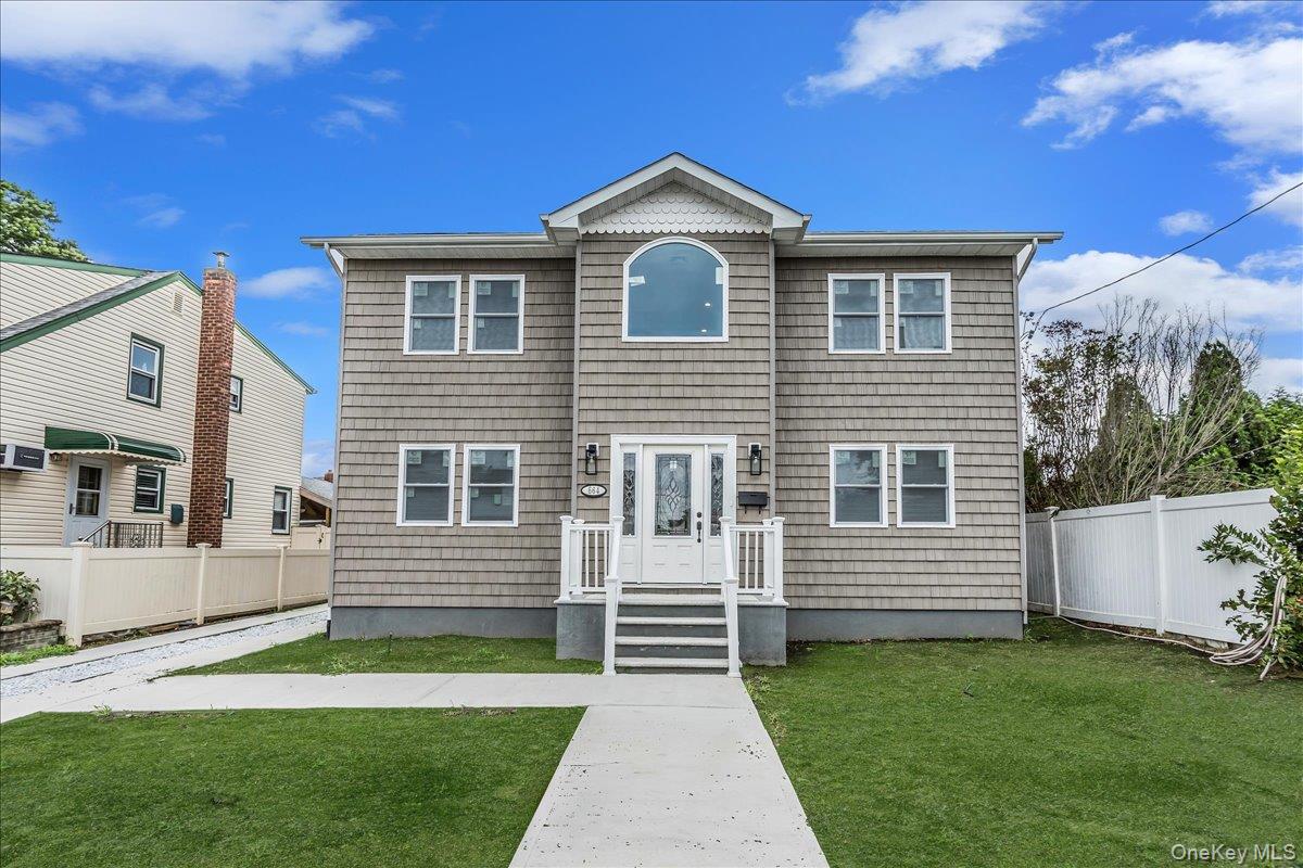 664 Clinton Avenue, Uniondale, NY 11553
