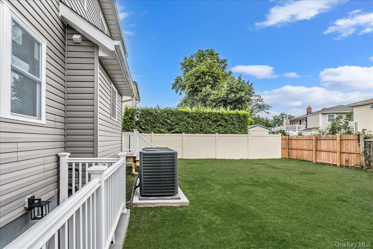 664 Clinton Avenue, Uniondale, NY 11553