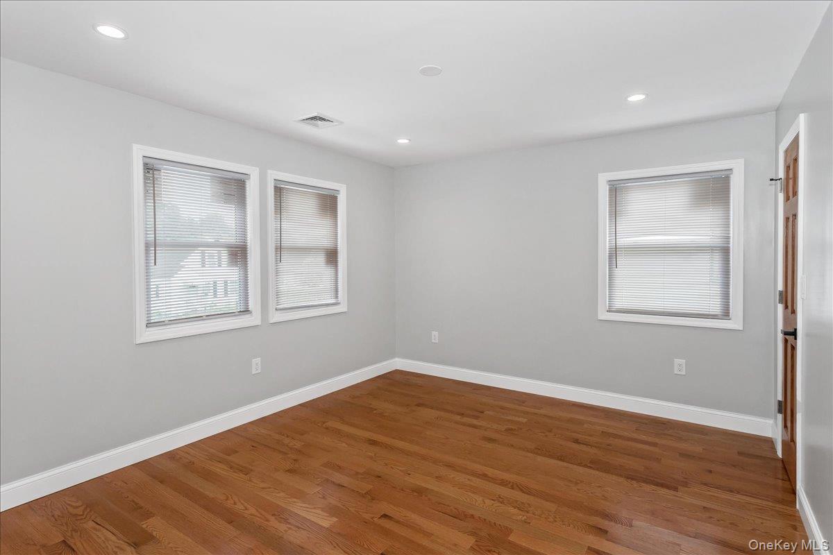 664 Clinton Avenue, Uniondale, NY 11553