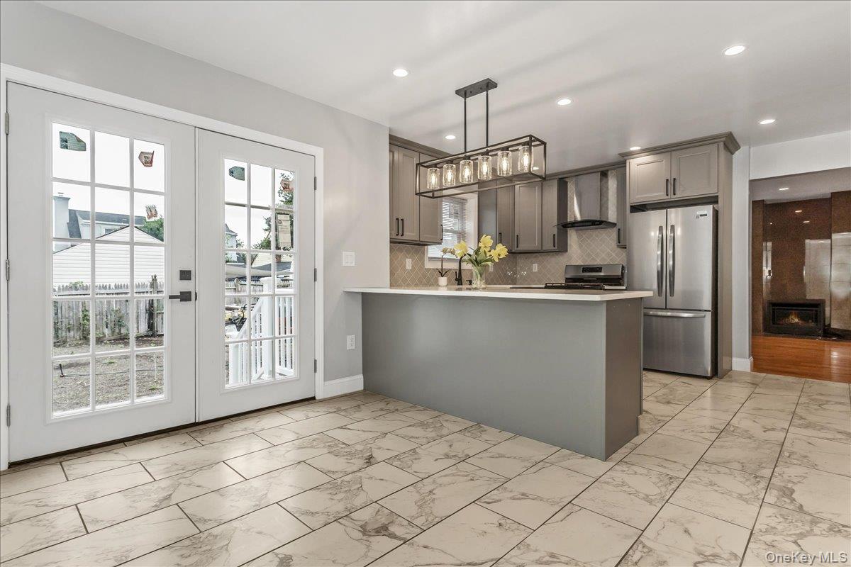 664 Clinton Avenue, Uniondale, NY 11553