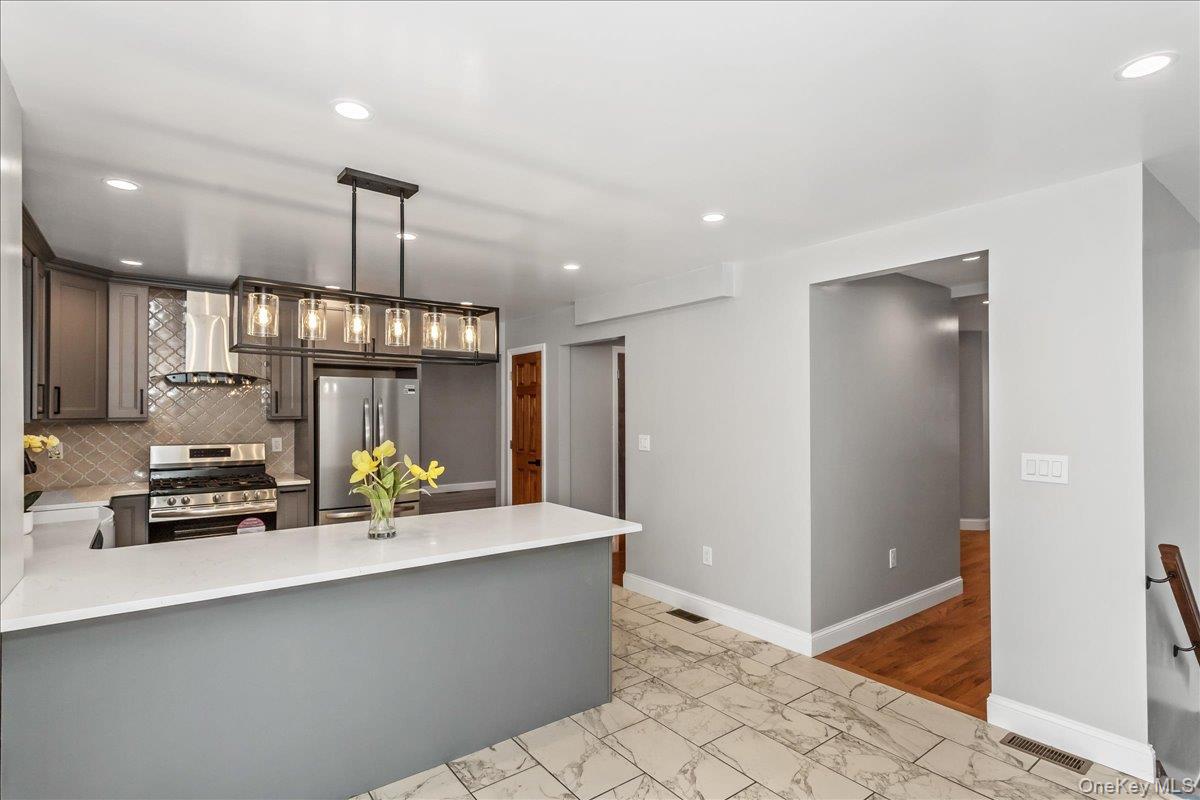 664 Clinton Avenue, Uniondale, NY 11553