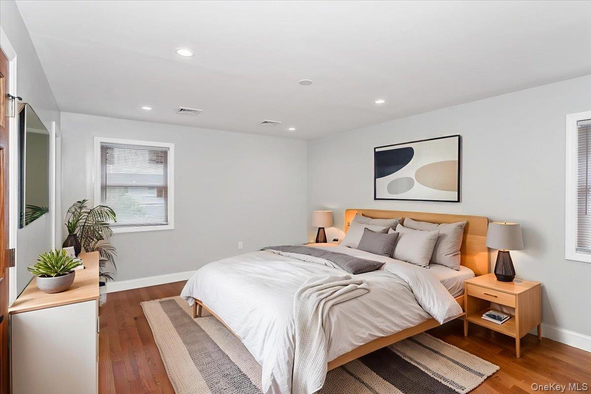 664 Clinton Avenue, Uniondale, NY 11553