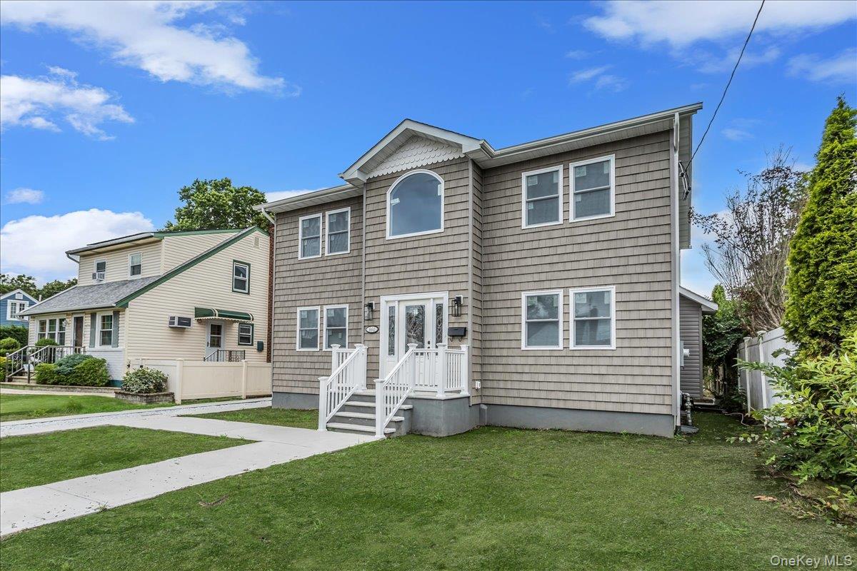 664 Clinton Avenue, Uniondale, NY 11553