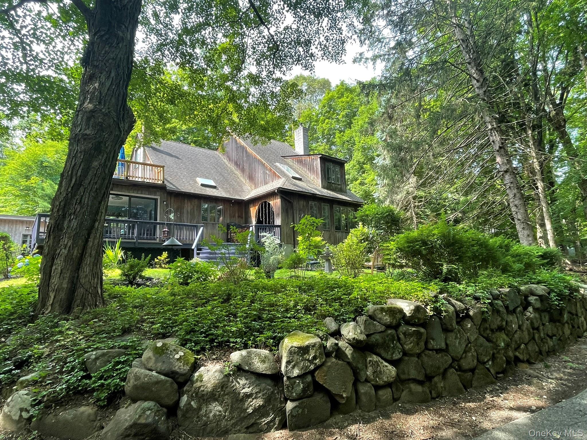 34 Mount Airy Road E, Croton-on-Hudson, NY 10520