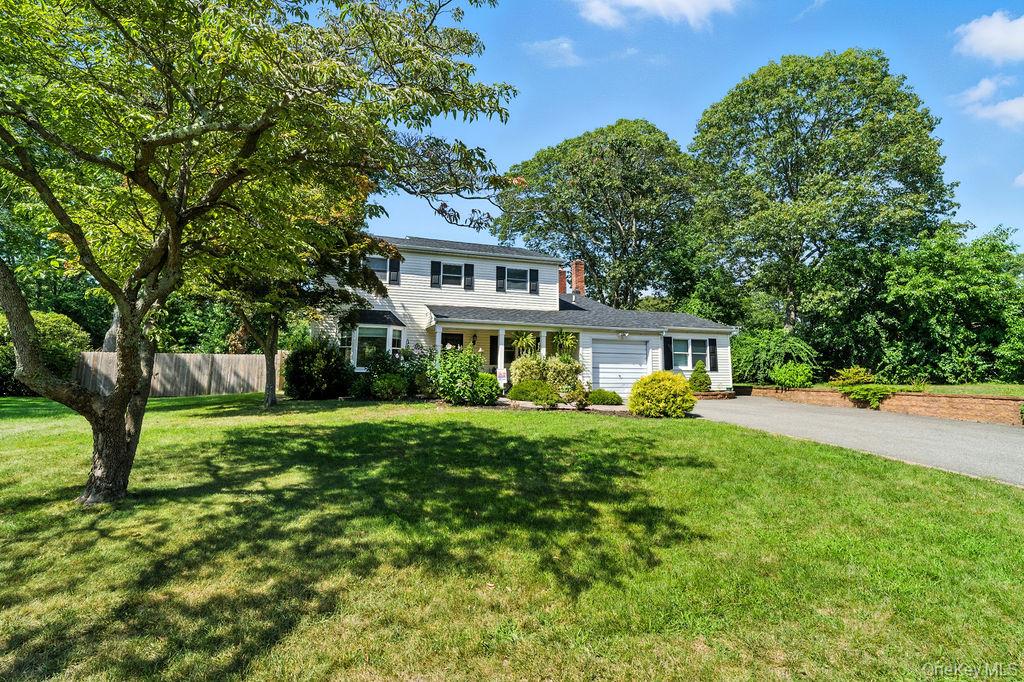 26 Concord Drive, Holtsville, NY 11742